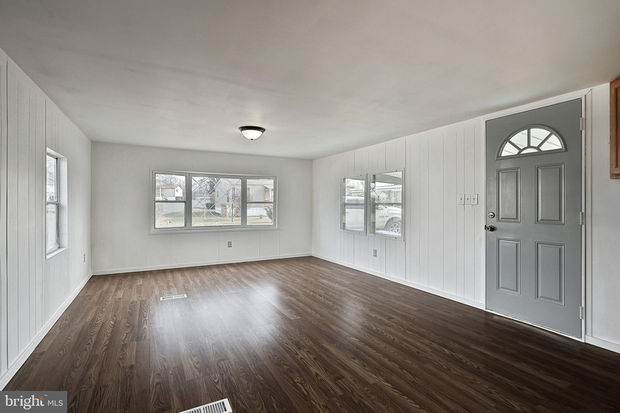 LINCOLN ESTATES - Residential