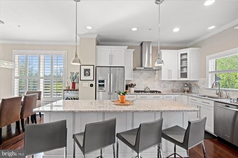 1108 S EDGEWOOD STREET ARLINGTON VA 22204