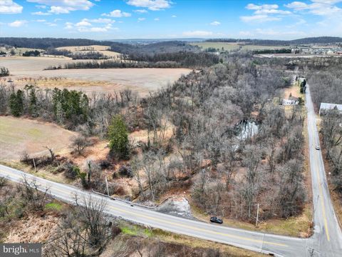 695 OAK ROAD DALLASTOWN PA 17313