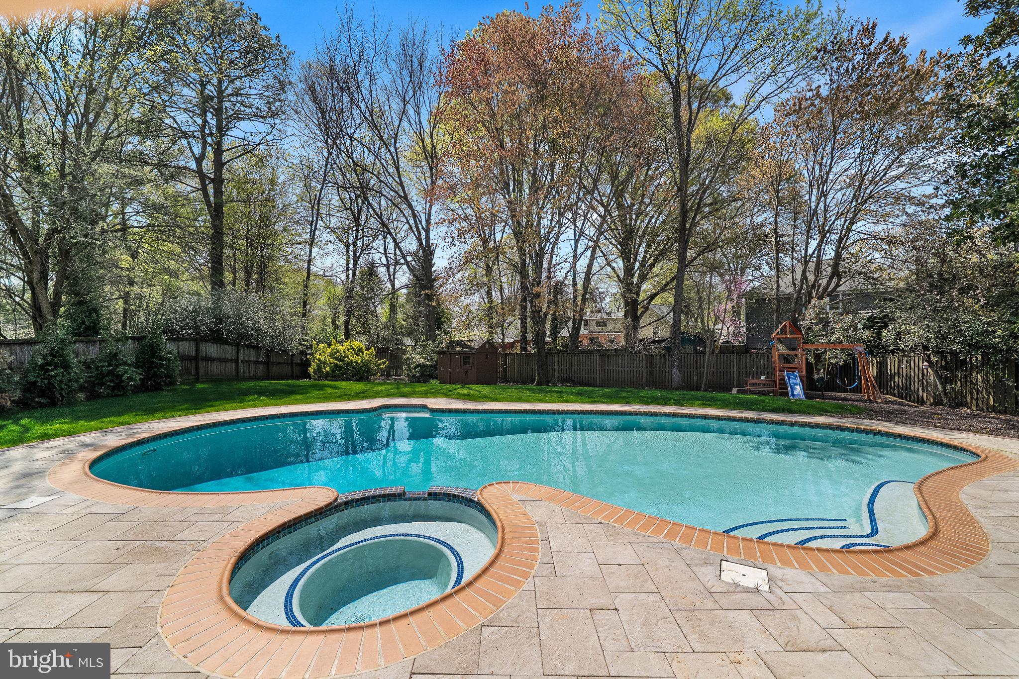 PLYMOUTH HAVEN - Residential