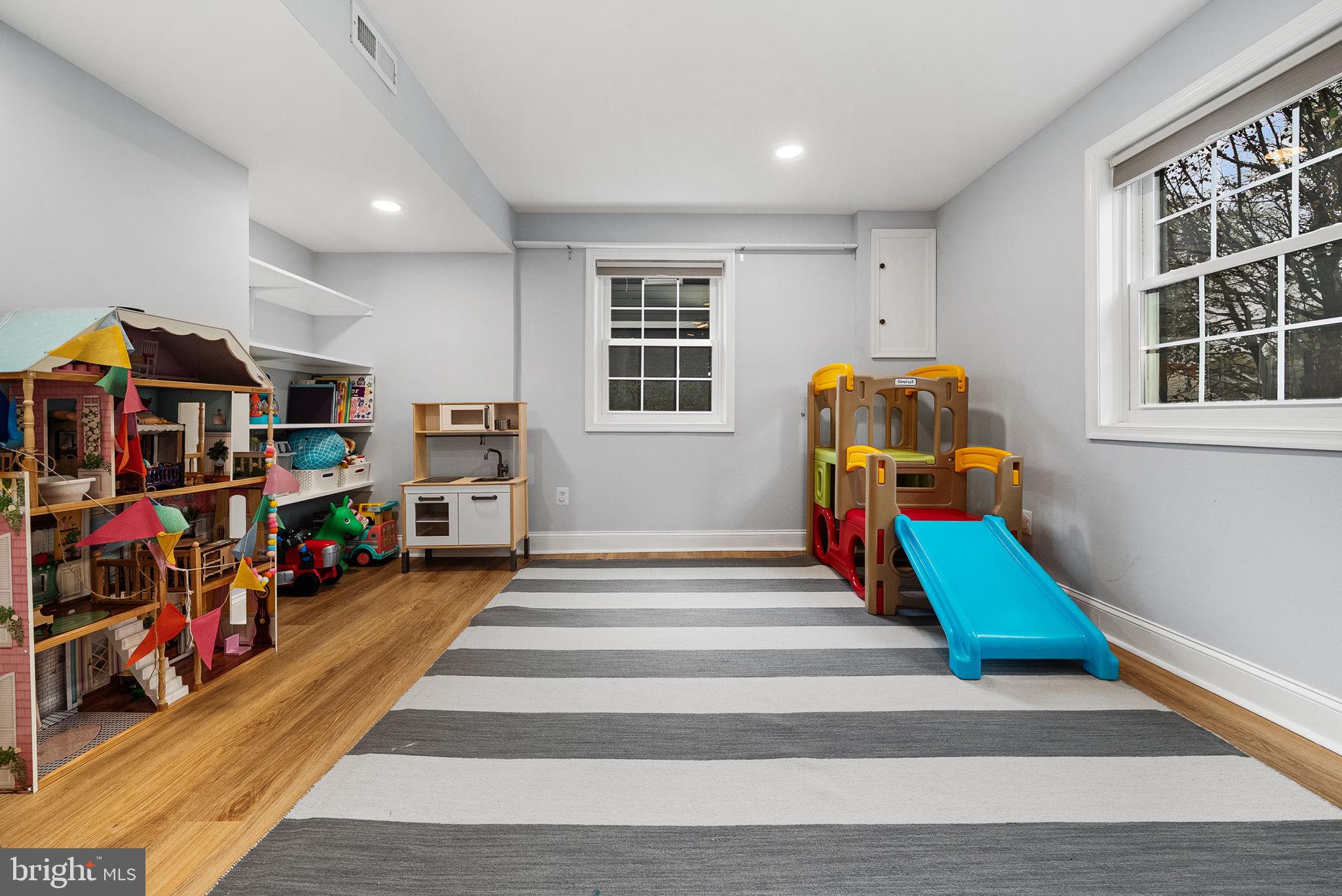 PLYMOUTH HAVEN - Residential