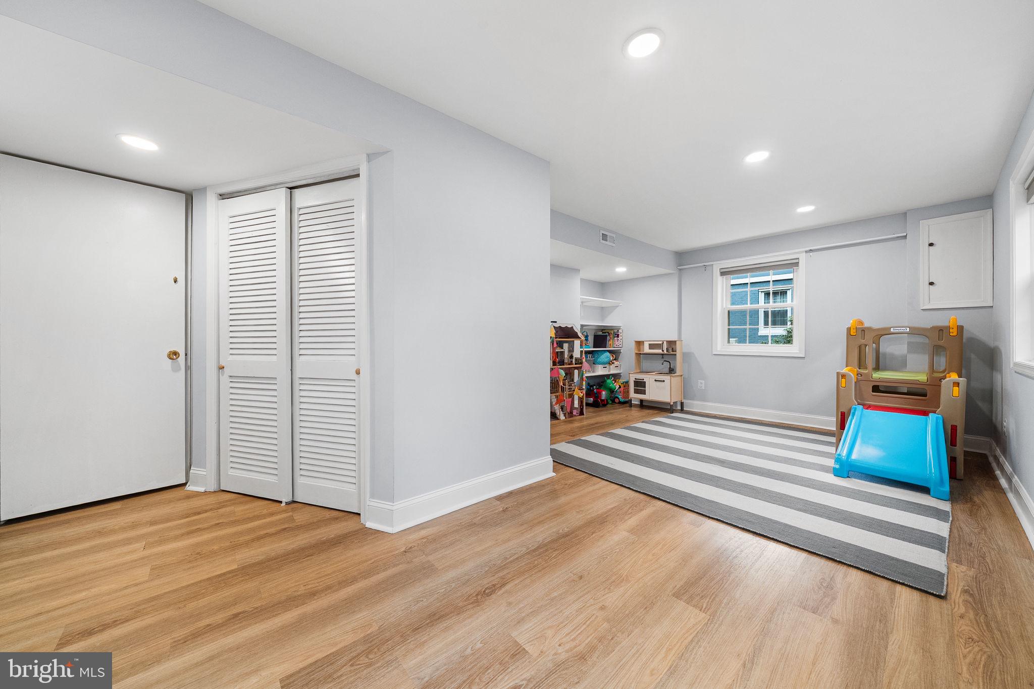 PLYMOUTH HAVEN - Residential