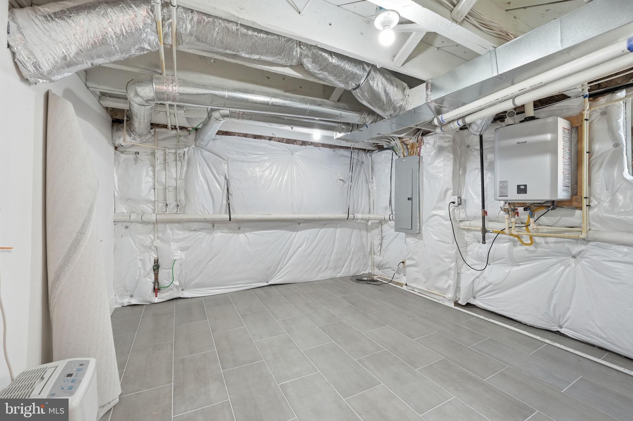 CLARENDON - Residential