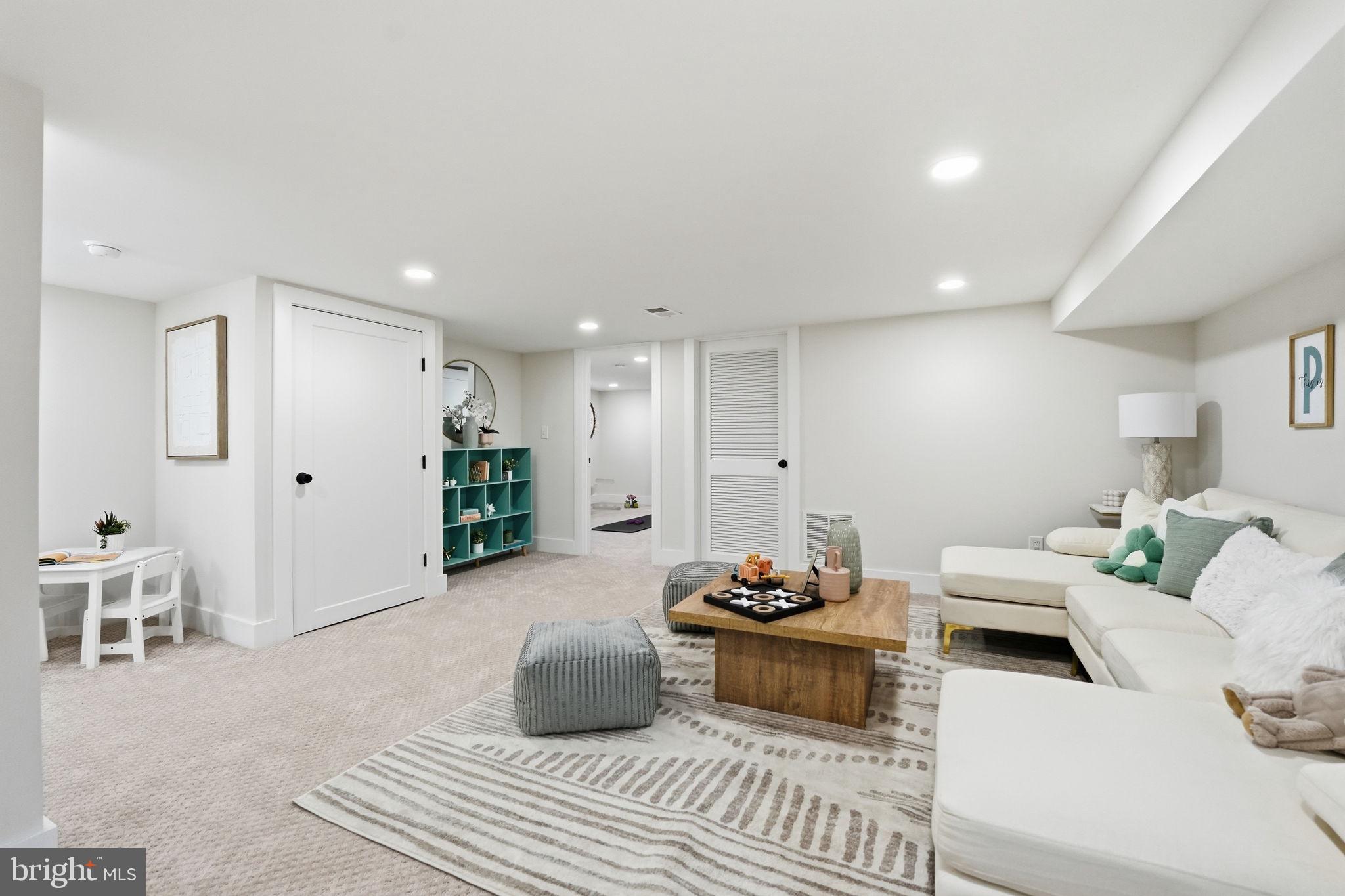 CLARENDON - Residential