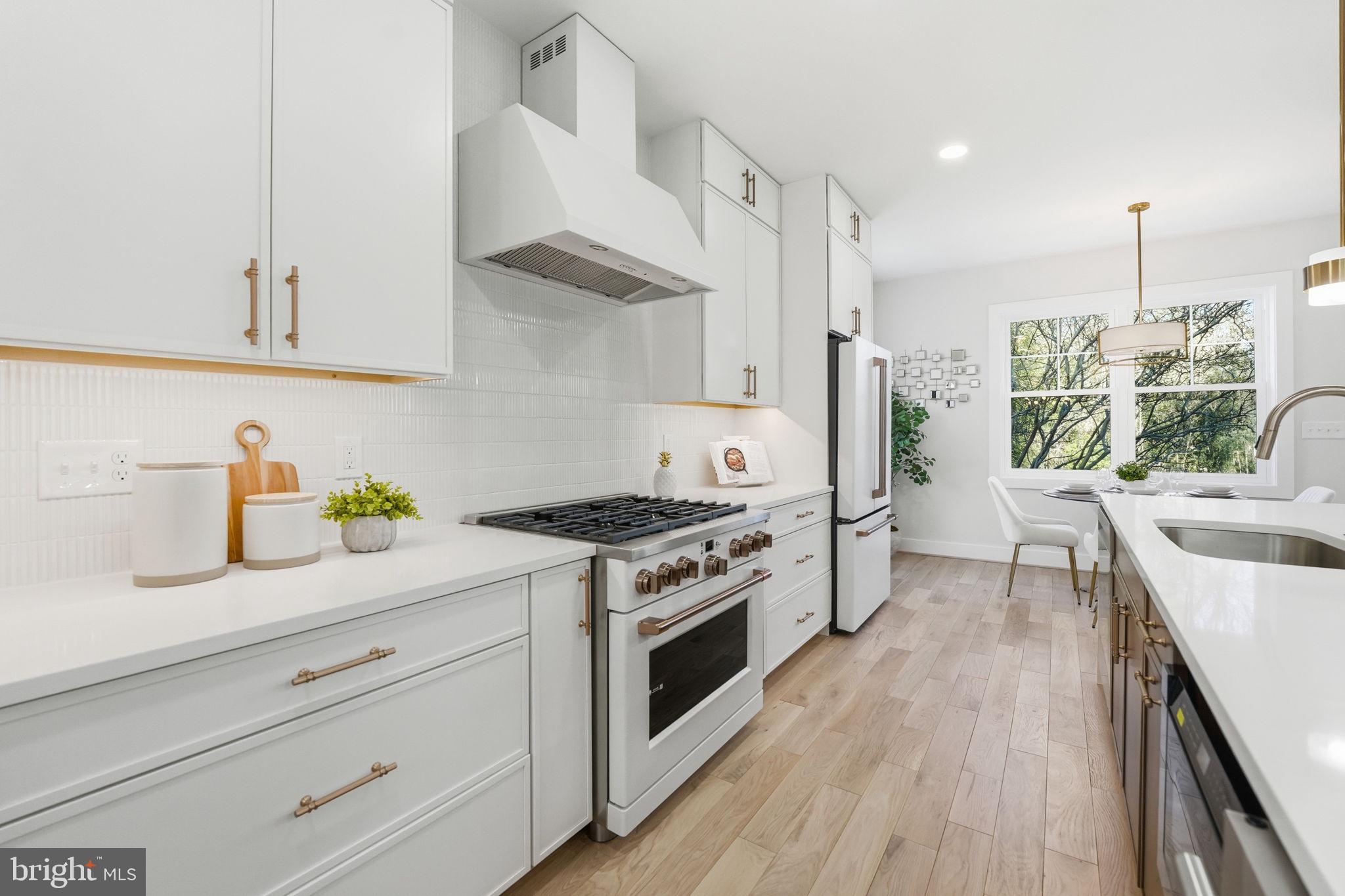 CLARENDON - Residential