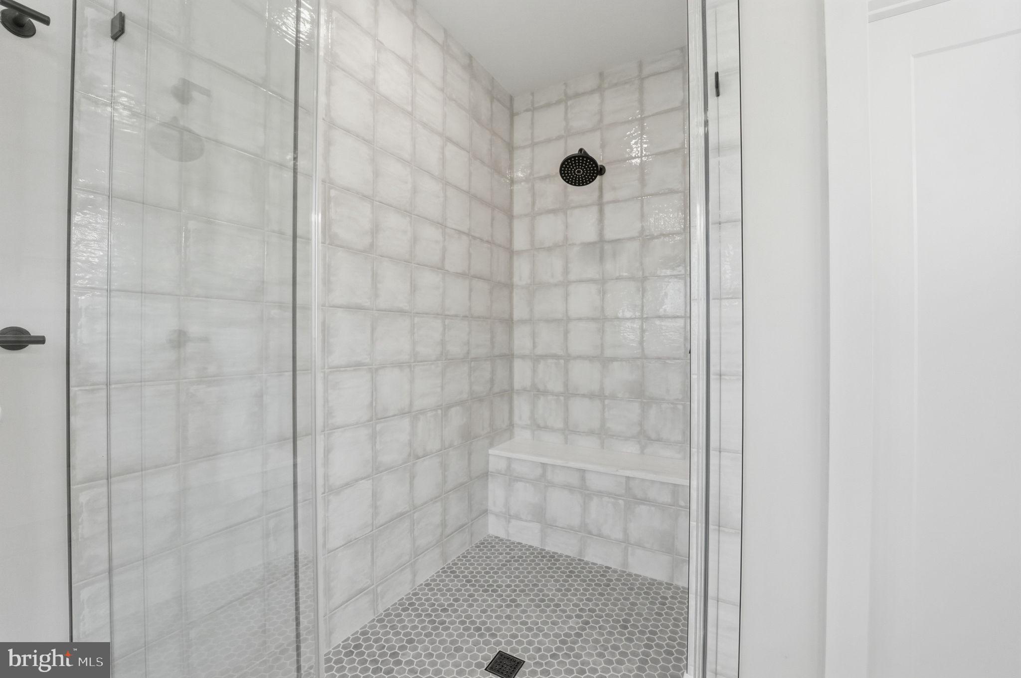 CLARENDON - Residential