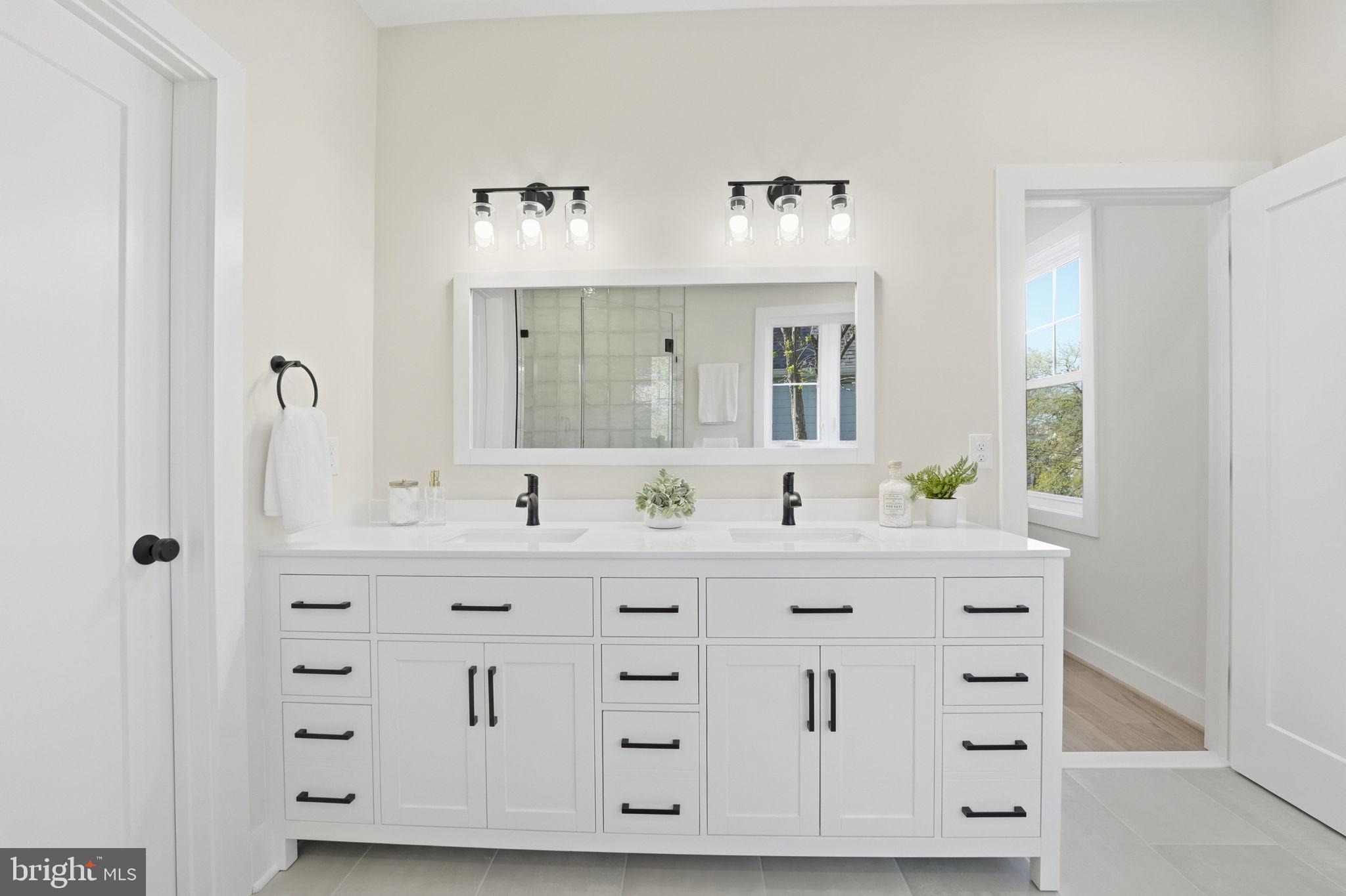 CLARENDON - Residential