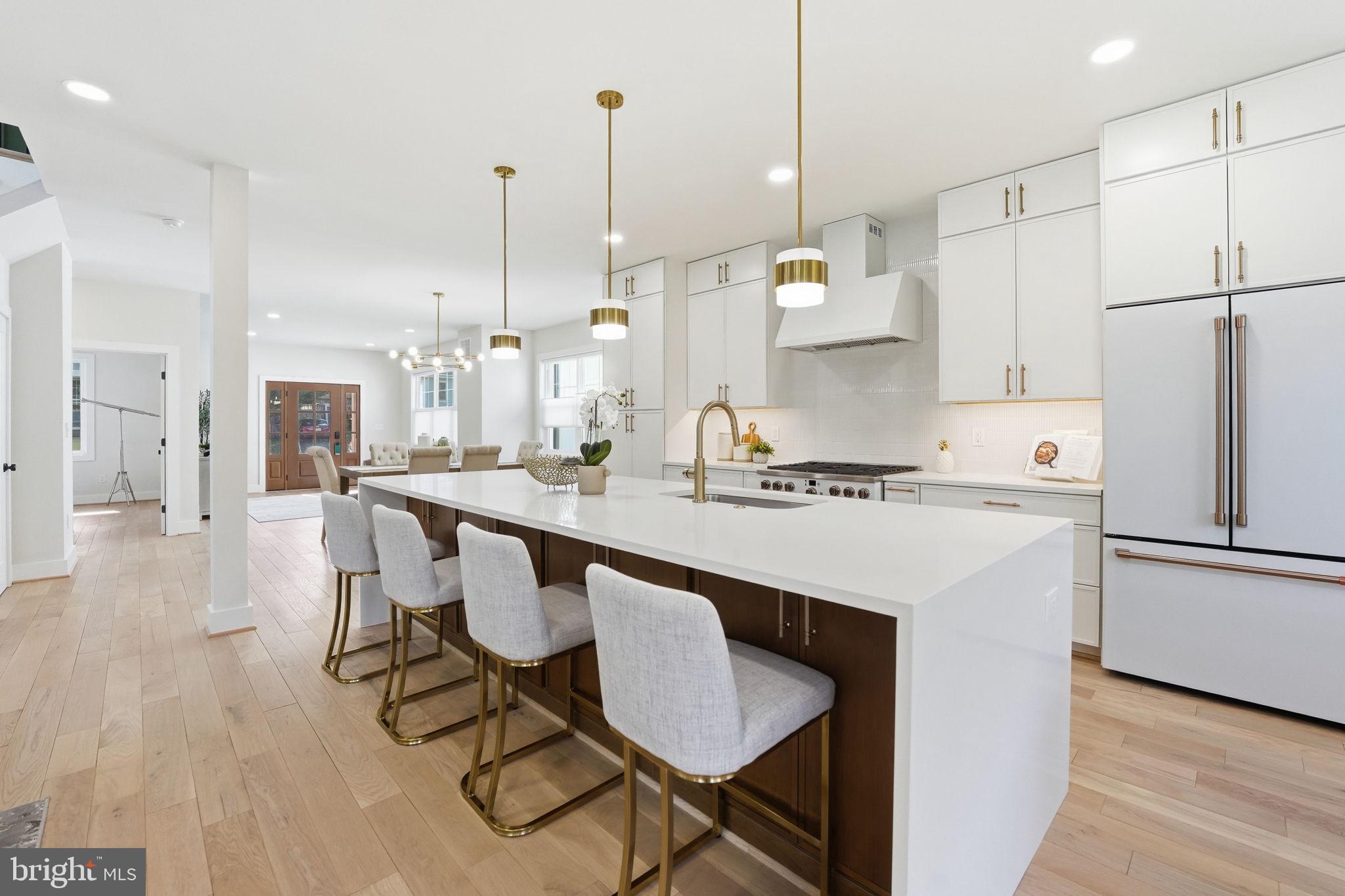 CLARENDON - Residential