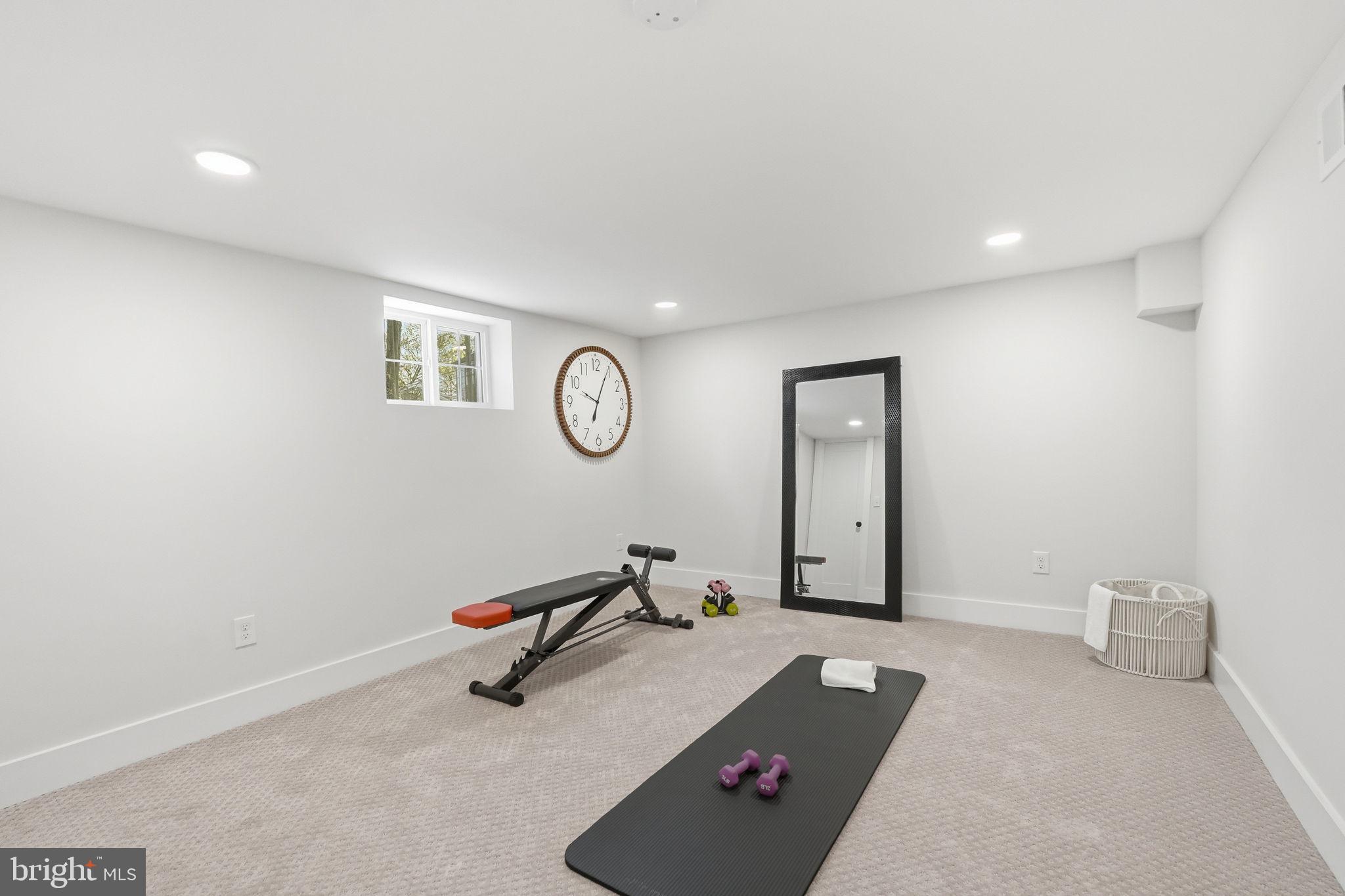 CLARENDON - Residential