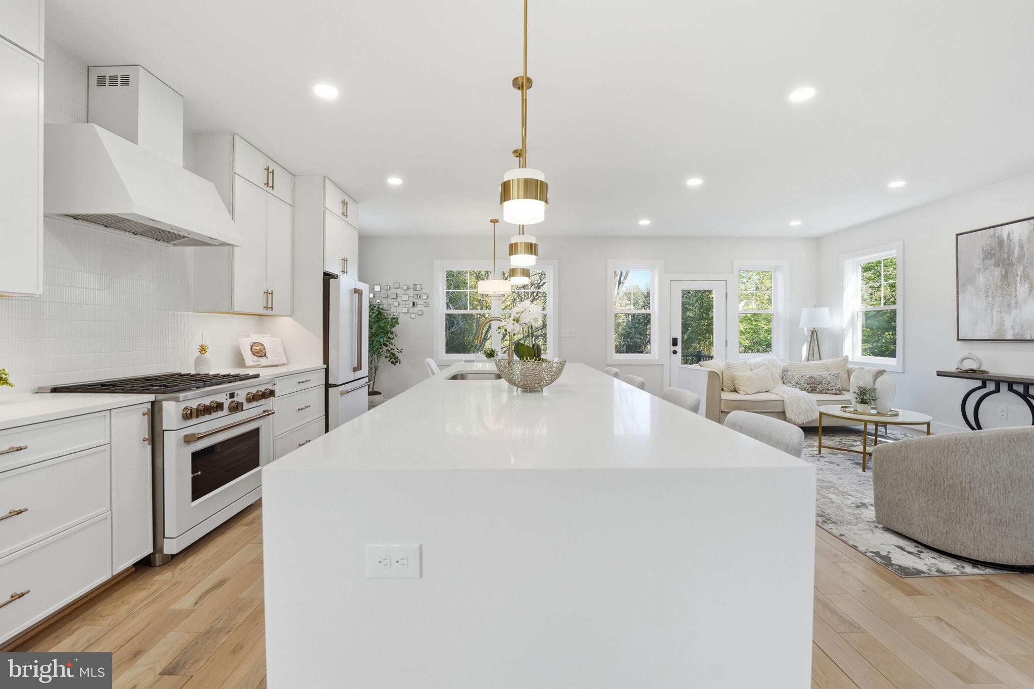 CLARENDON - Residential