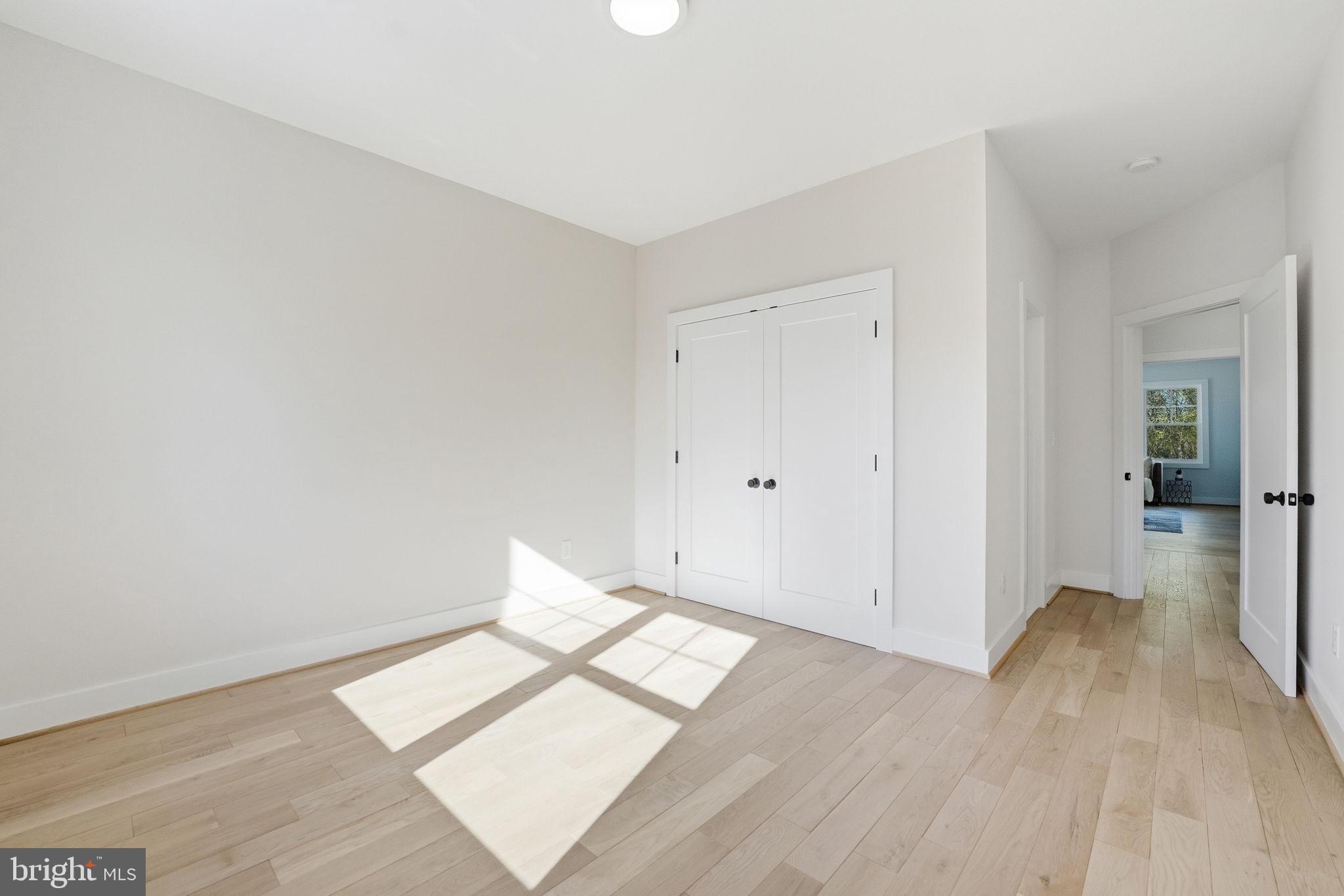 CLARENDON - Residential