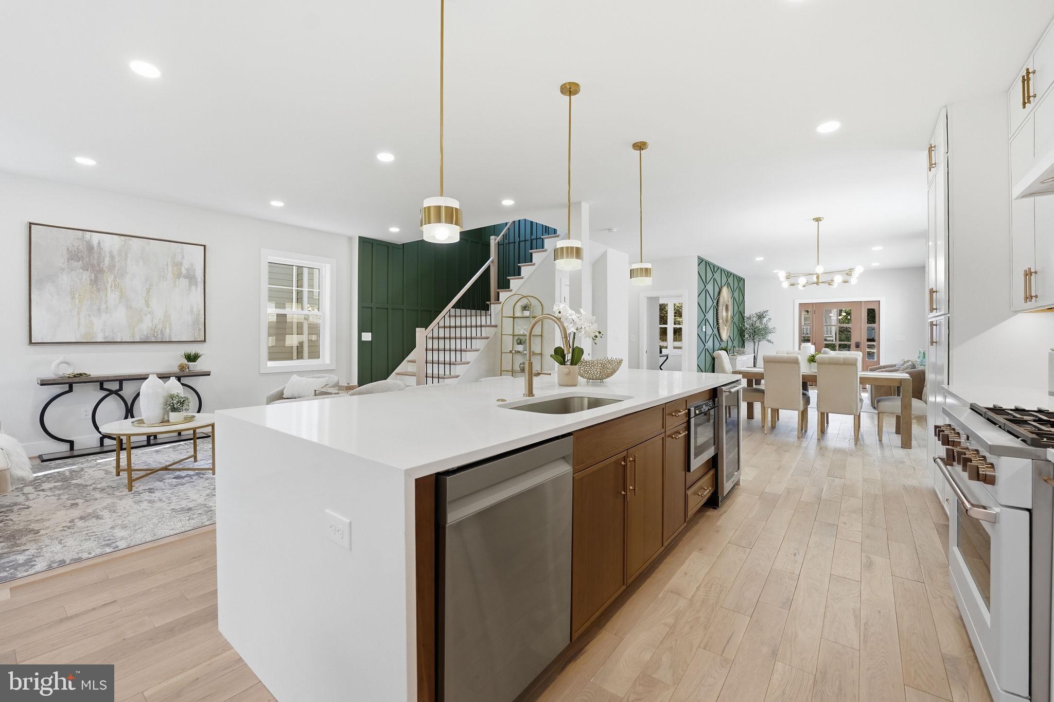 CLARENDON - Residential