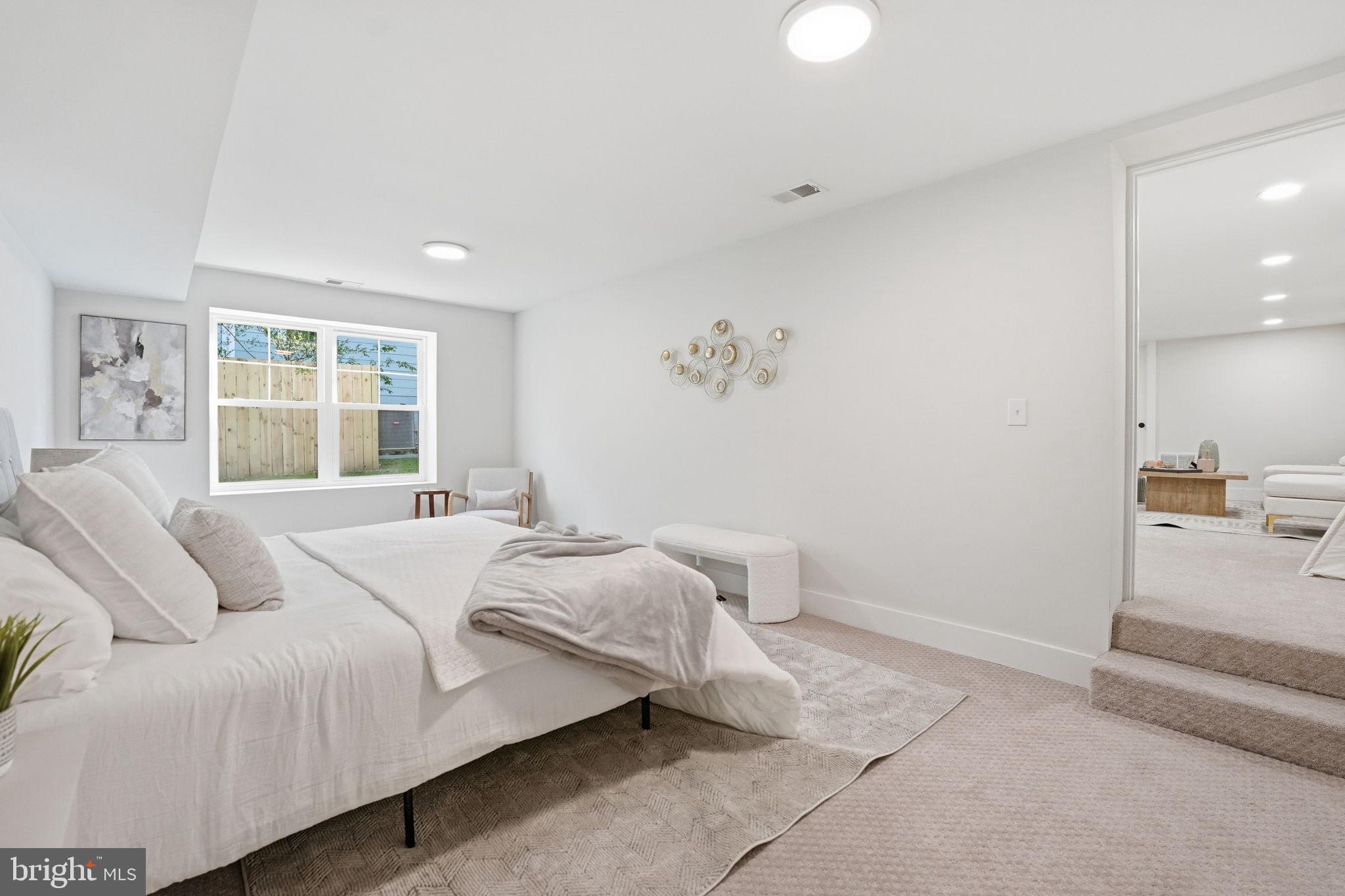 CLARENDON - Residential