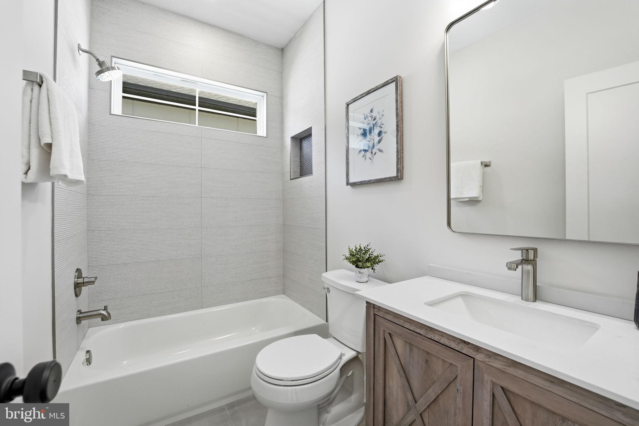 CLARENDON - Residential