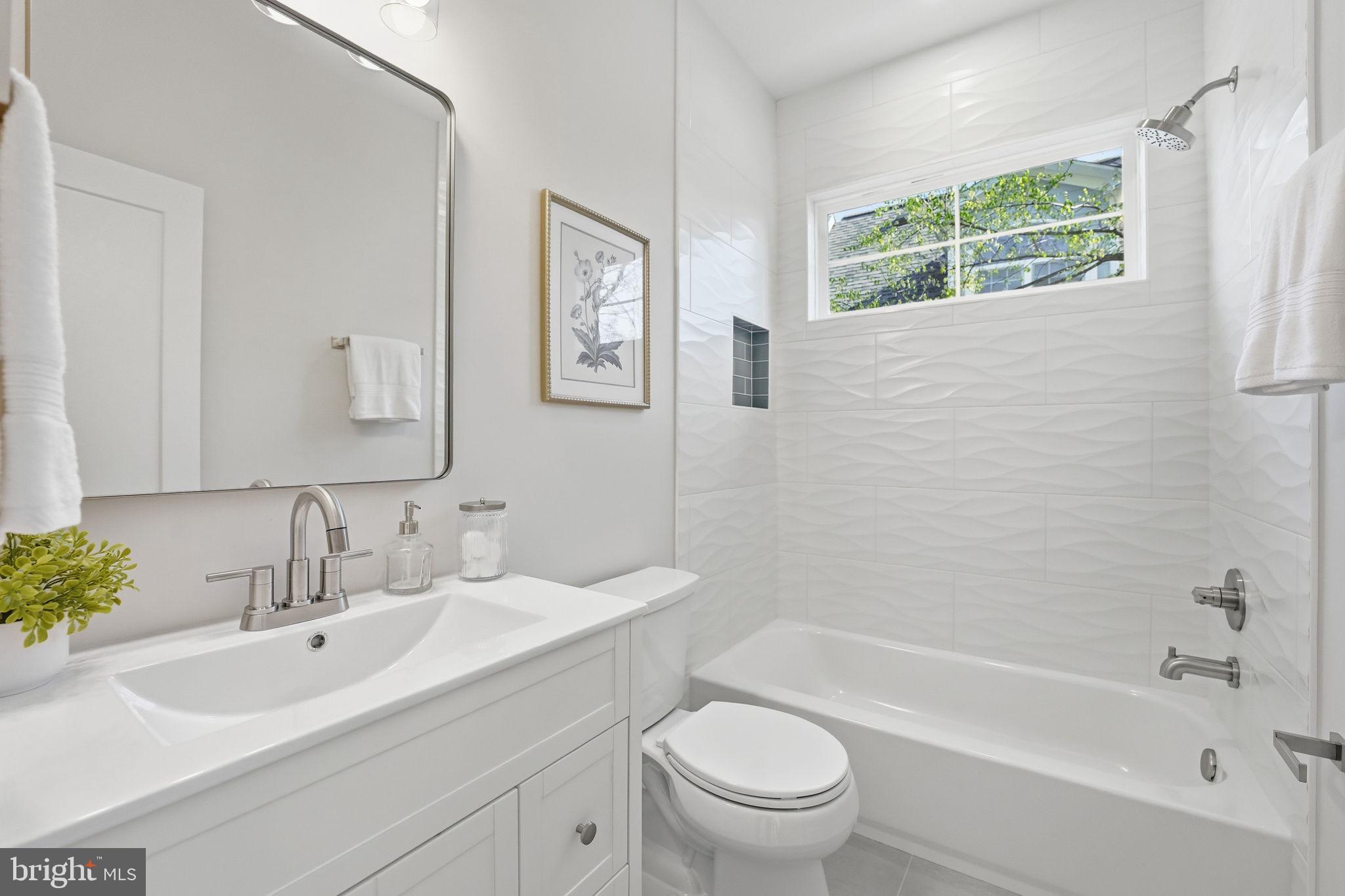 CLARENDON - Residential