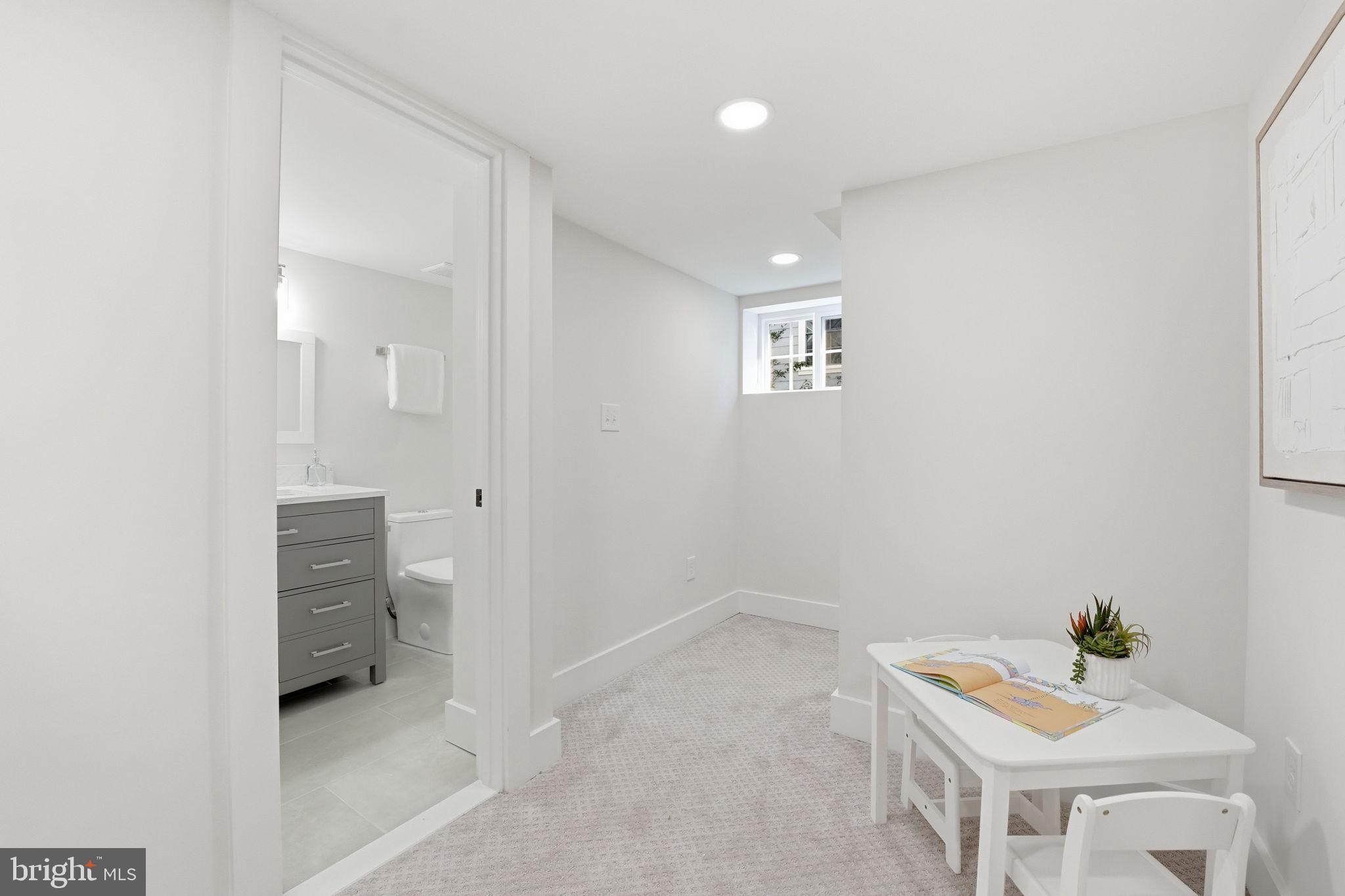 CLARENDON - Residential