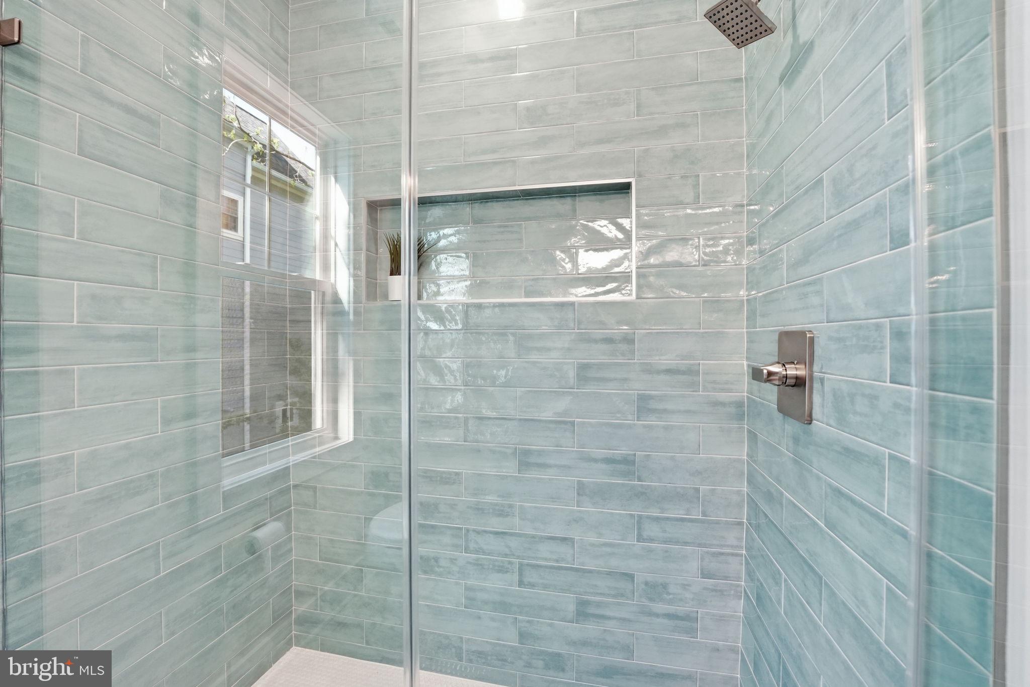 CLARENDON - Residential