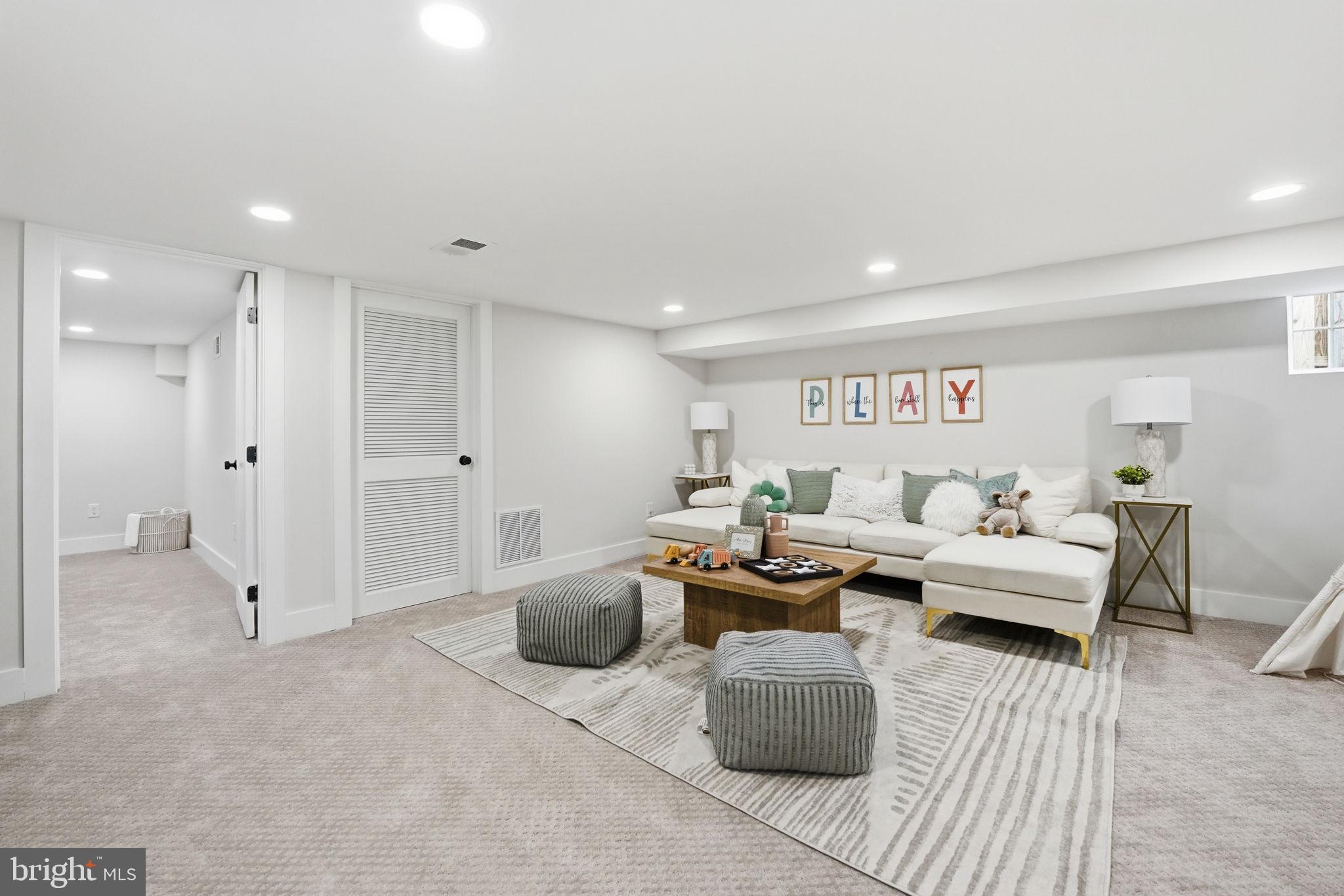 CLARENDON - Residential