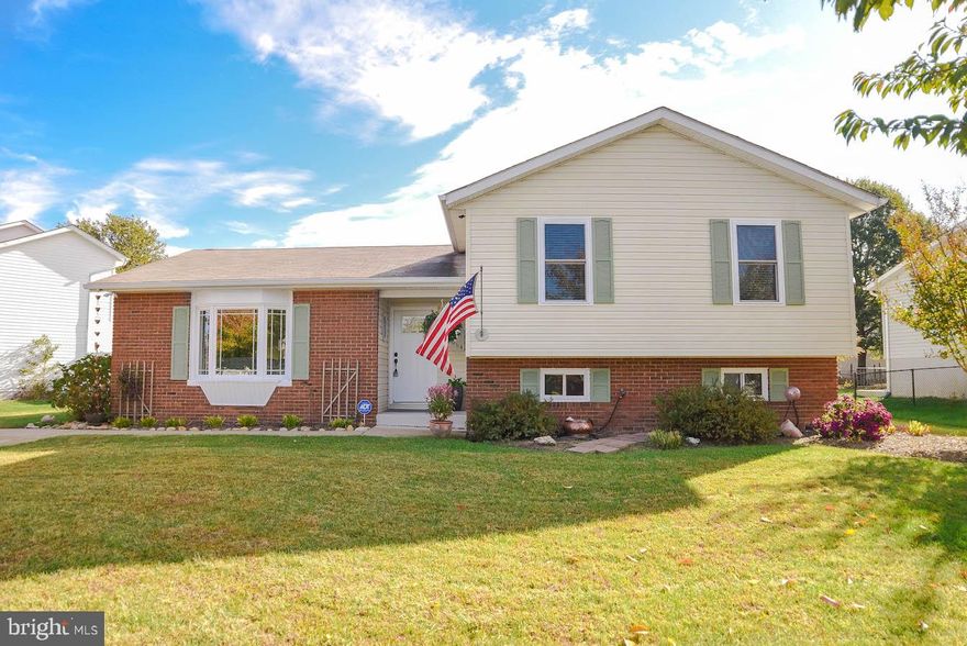 Beautiful neat and clean move in ready split level!! 3 finished levels.  3 bedrooms and 3 full baths.  Finished walk out basement with utility room and a huge family room as well as extra storage.   You will love the back yard.  All new windows in 2018 and new roof in 2013.  HVAC replaced in 2011.  Pull down stairs for extra storage.