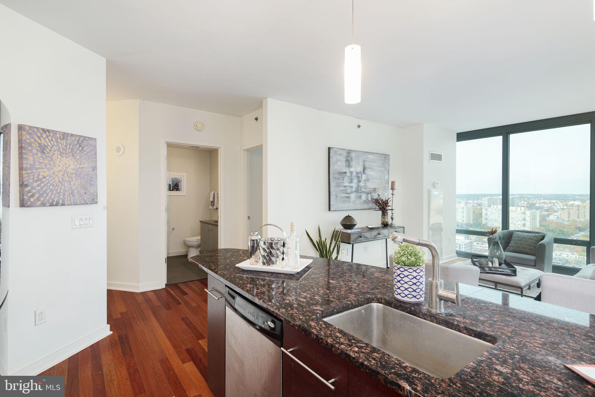 RITTENHOUSE SQUARE - Residential