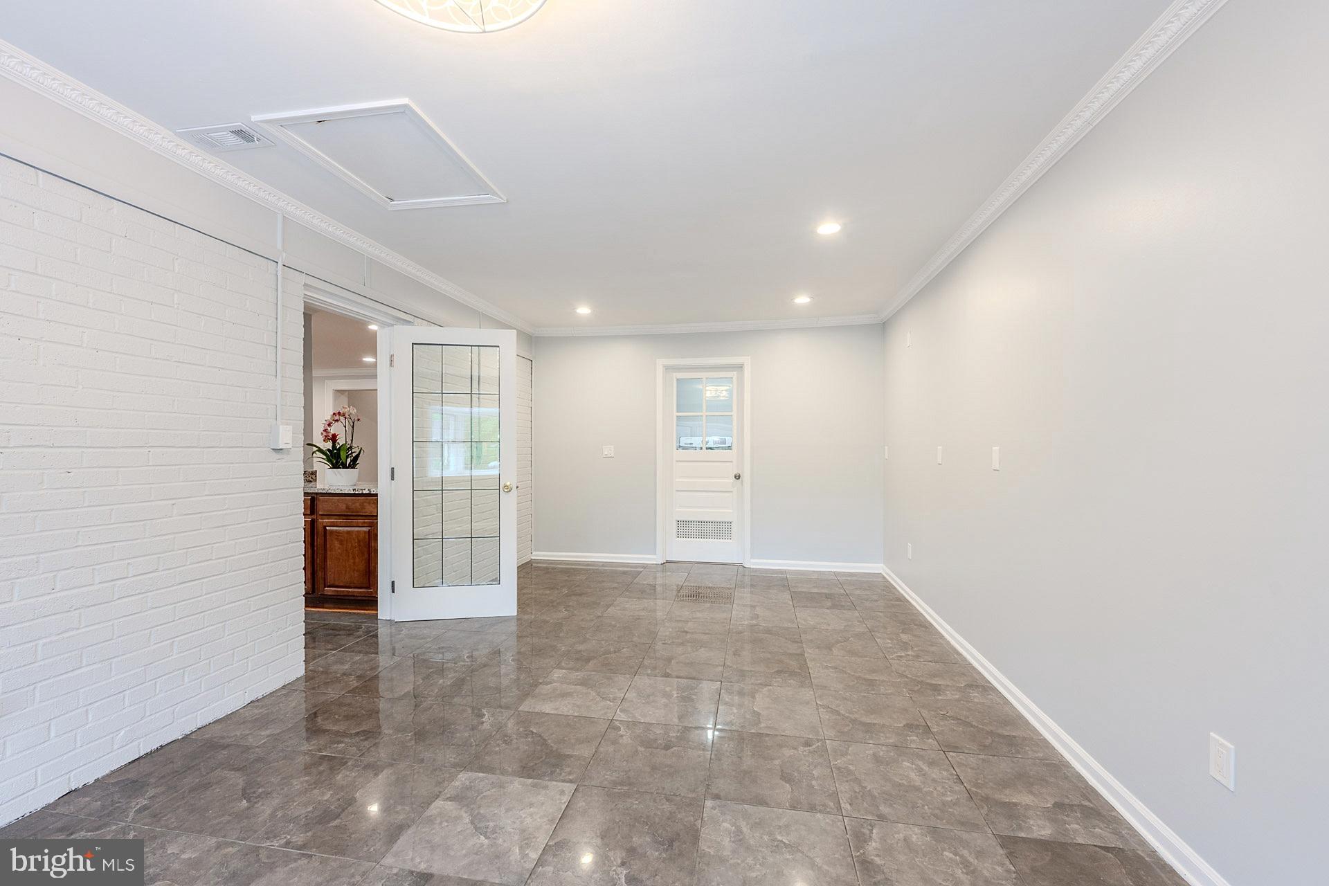 SPRINGFIELD - Residential