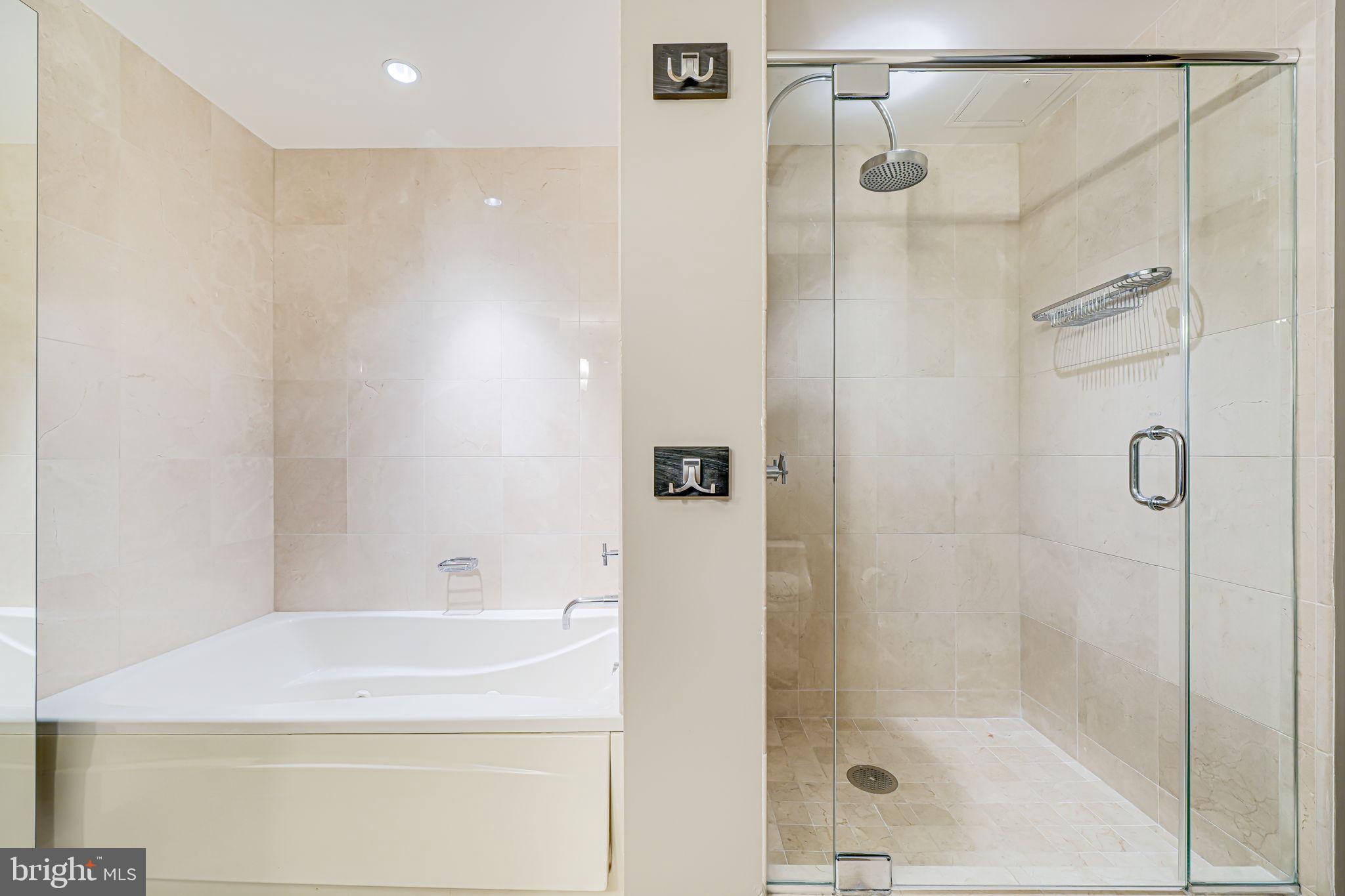 THE WATERVIEW - Residential