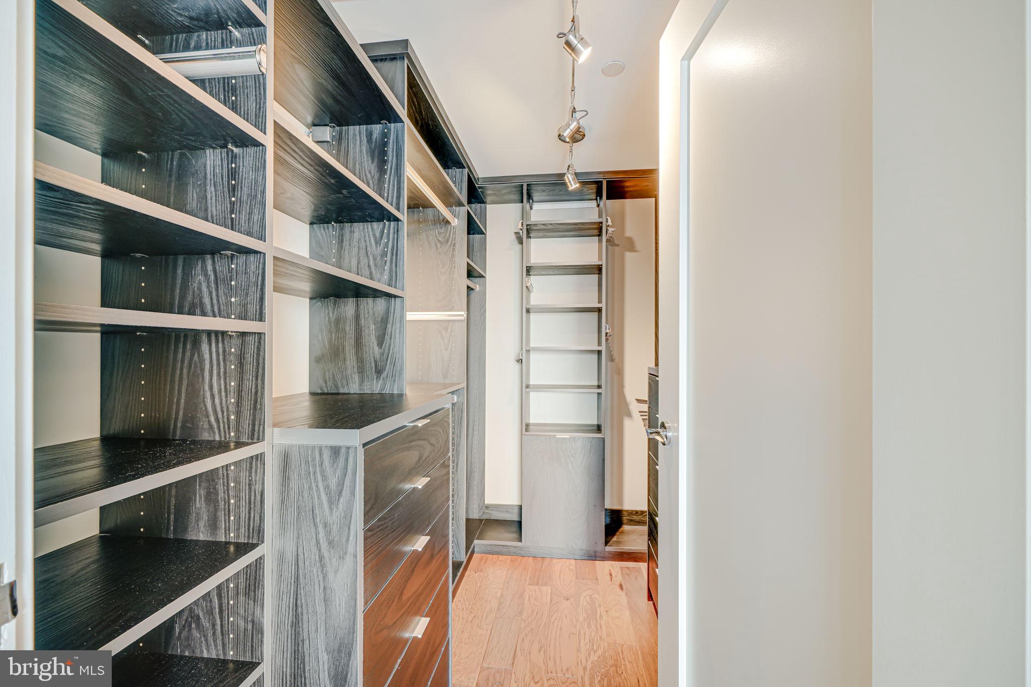 THE WATERVIEW - Residential