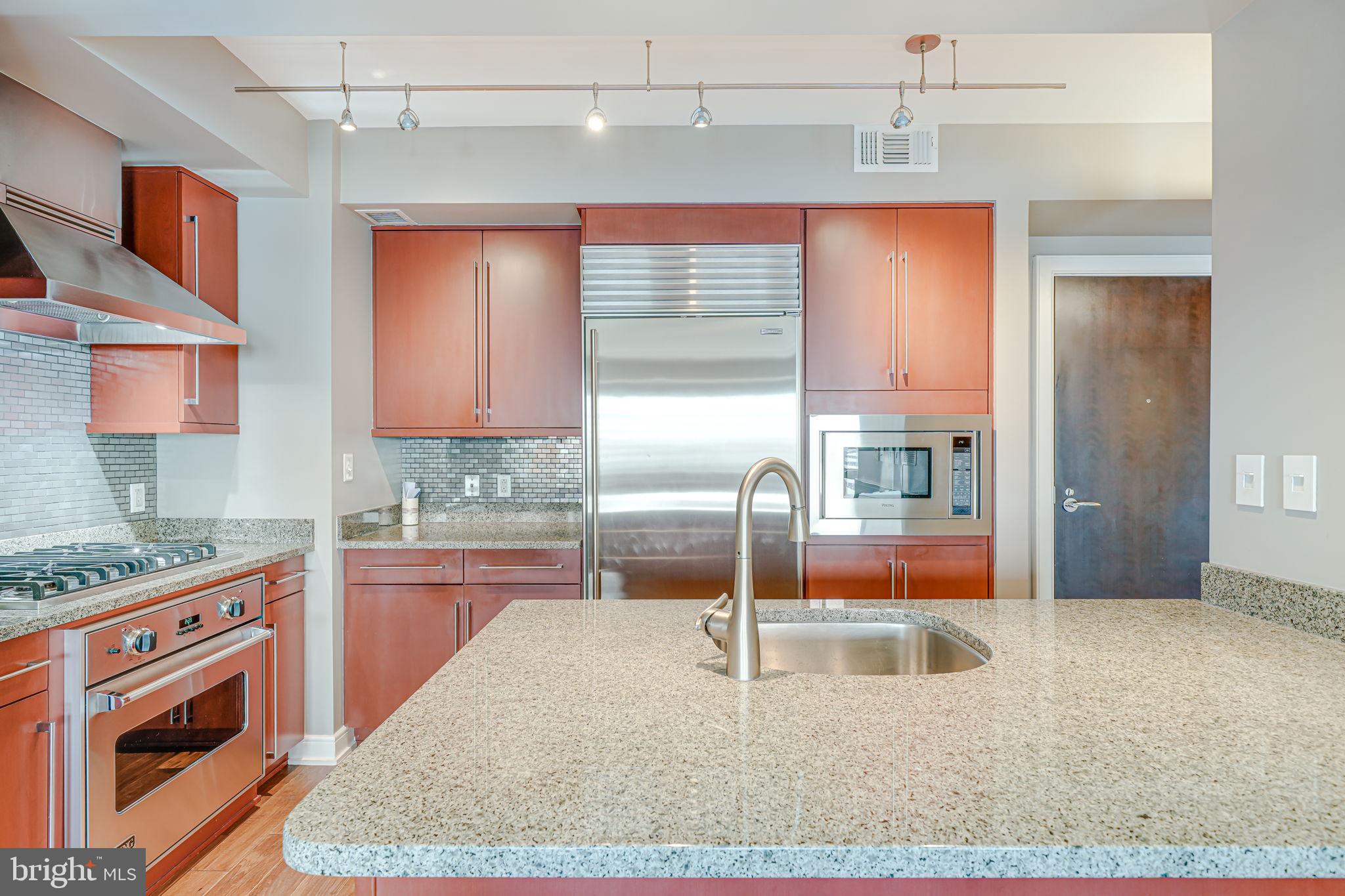 THE WATERVIEW - Residential