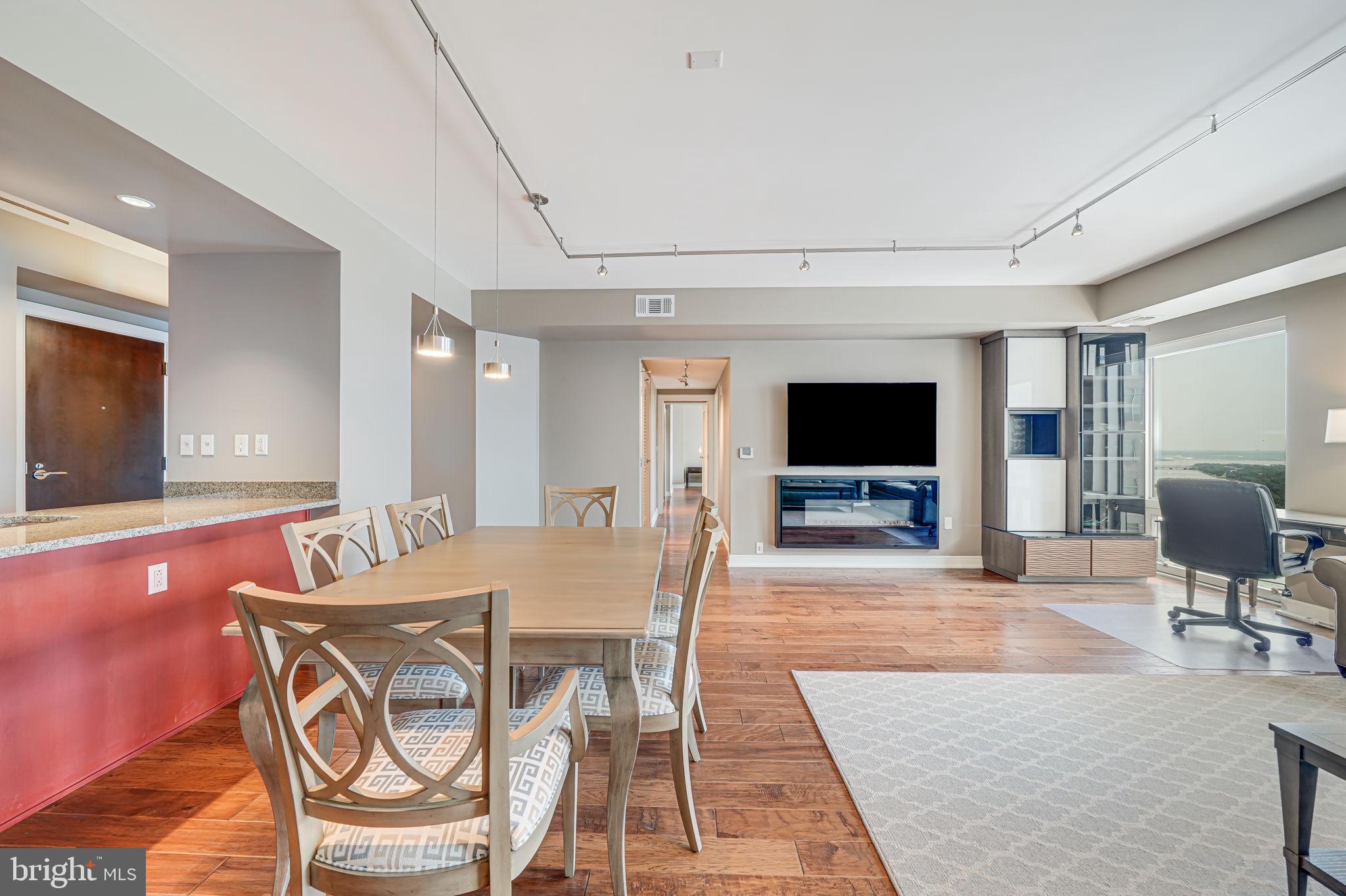 THE WATERVIEW - Residential