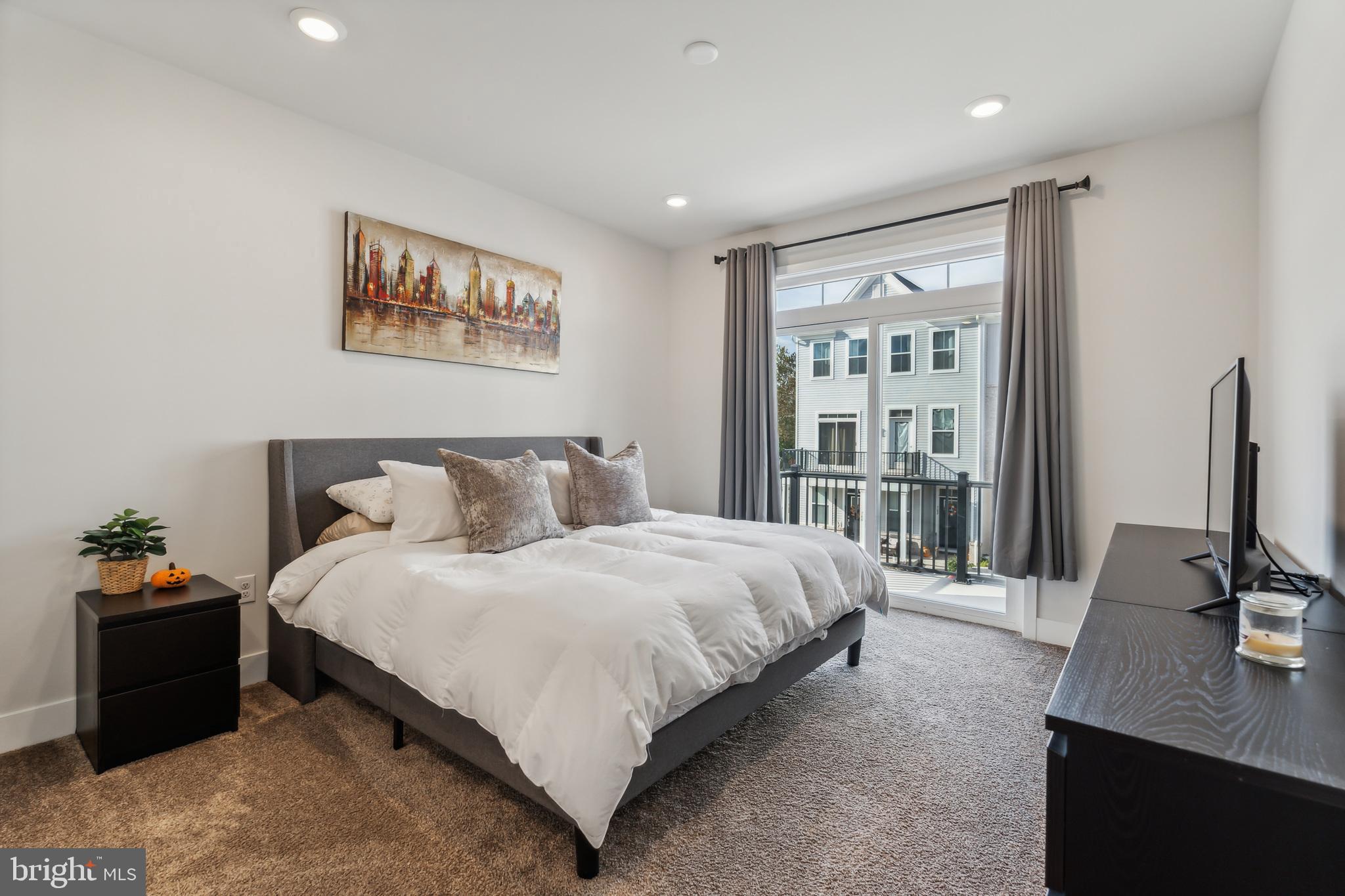 STEELPOINTE - Residential