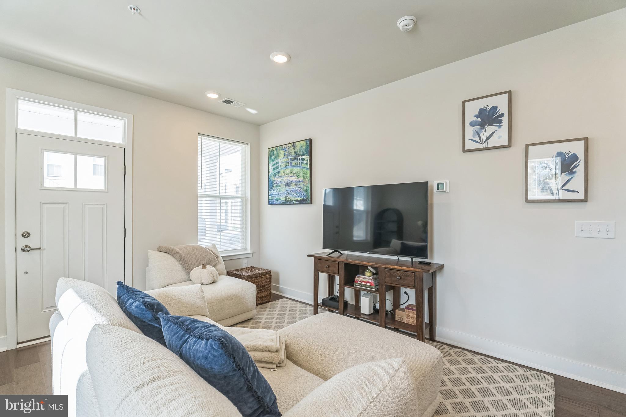 STEELPOINTE - Residential