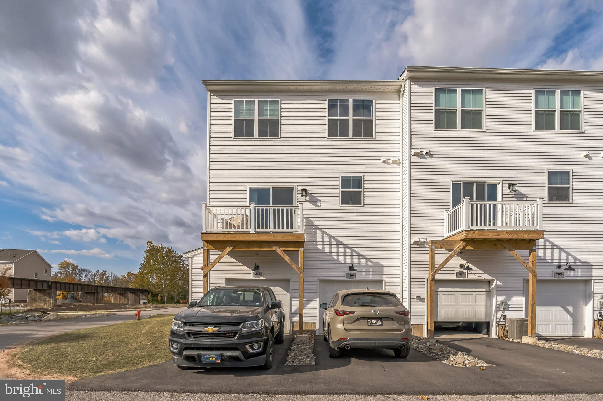 STEELPOINTE - Residential