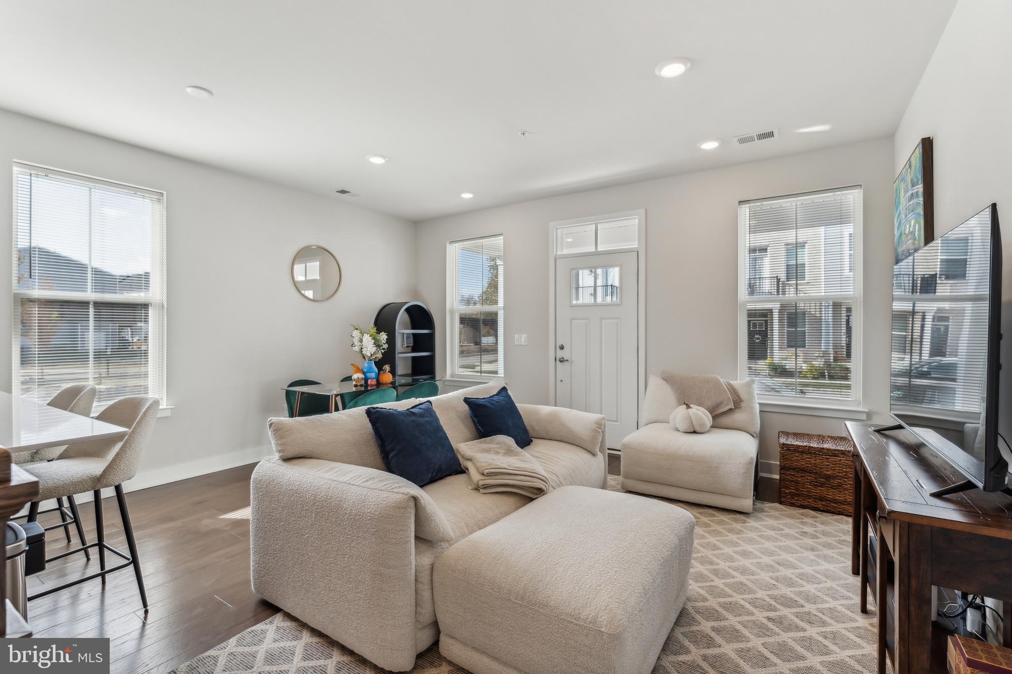 STEELPOINTE - Residential