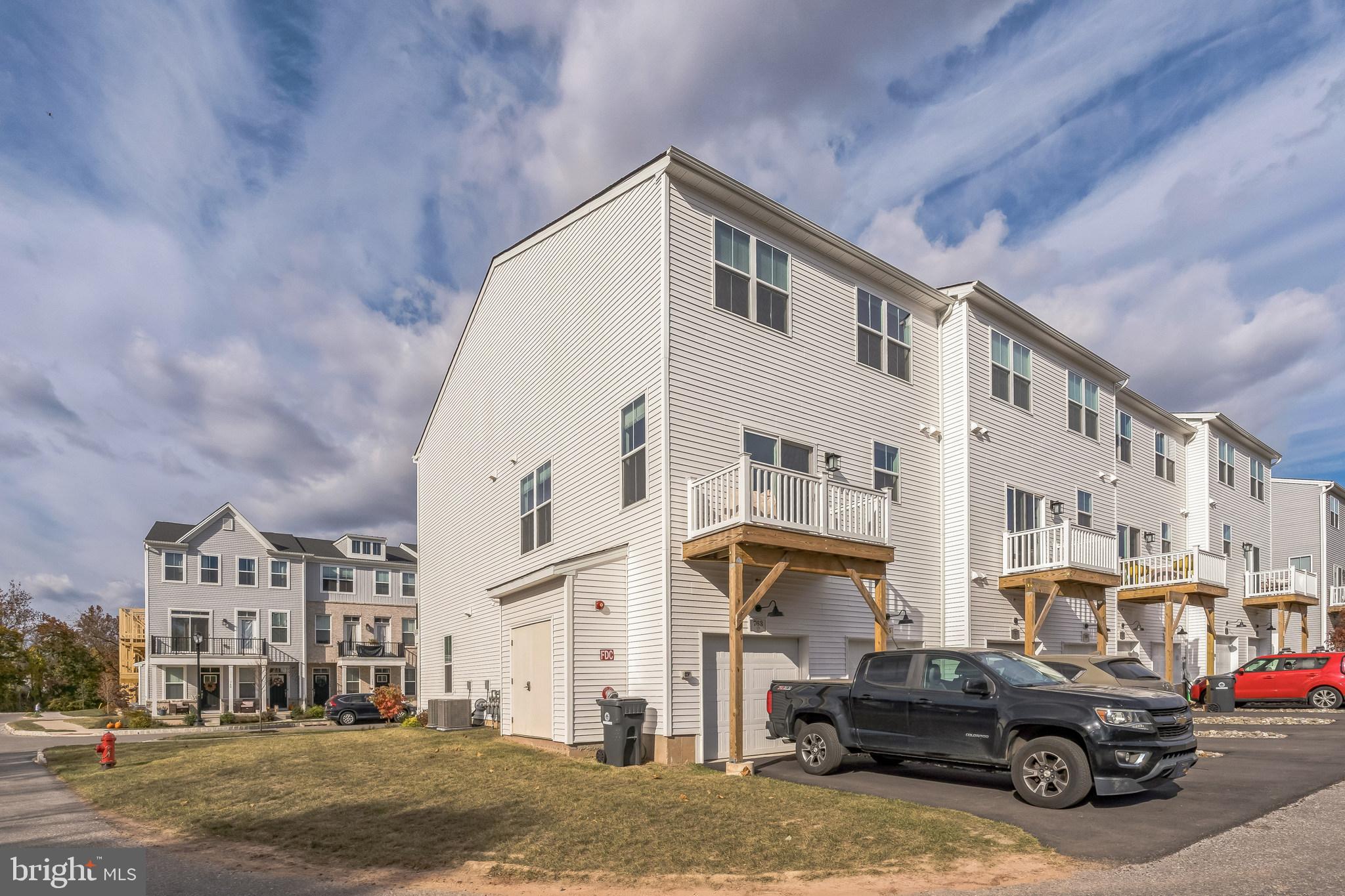 STEELPOINTE - Residential