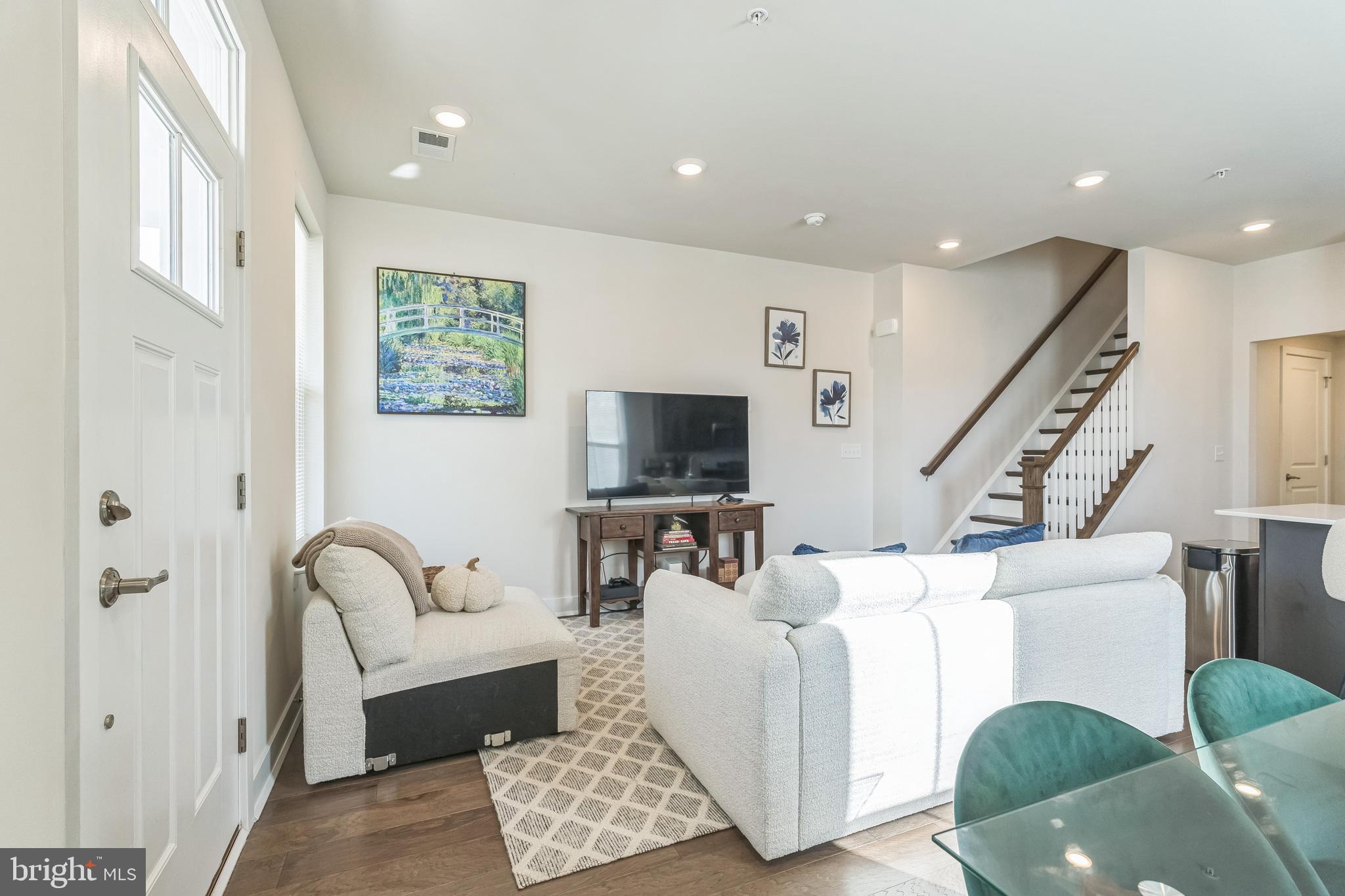 STEELPOINTE - Residential