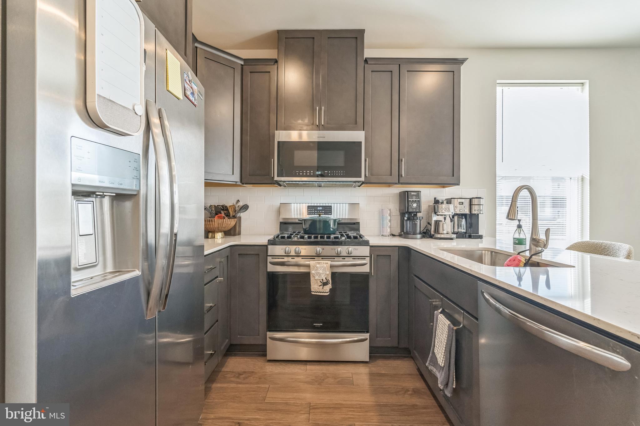 STEELPOINTE - Residential