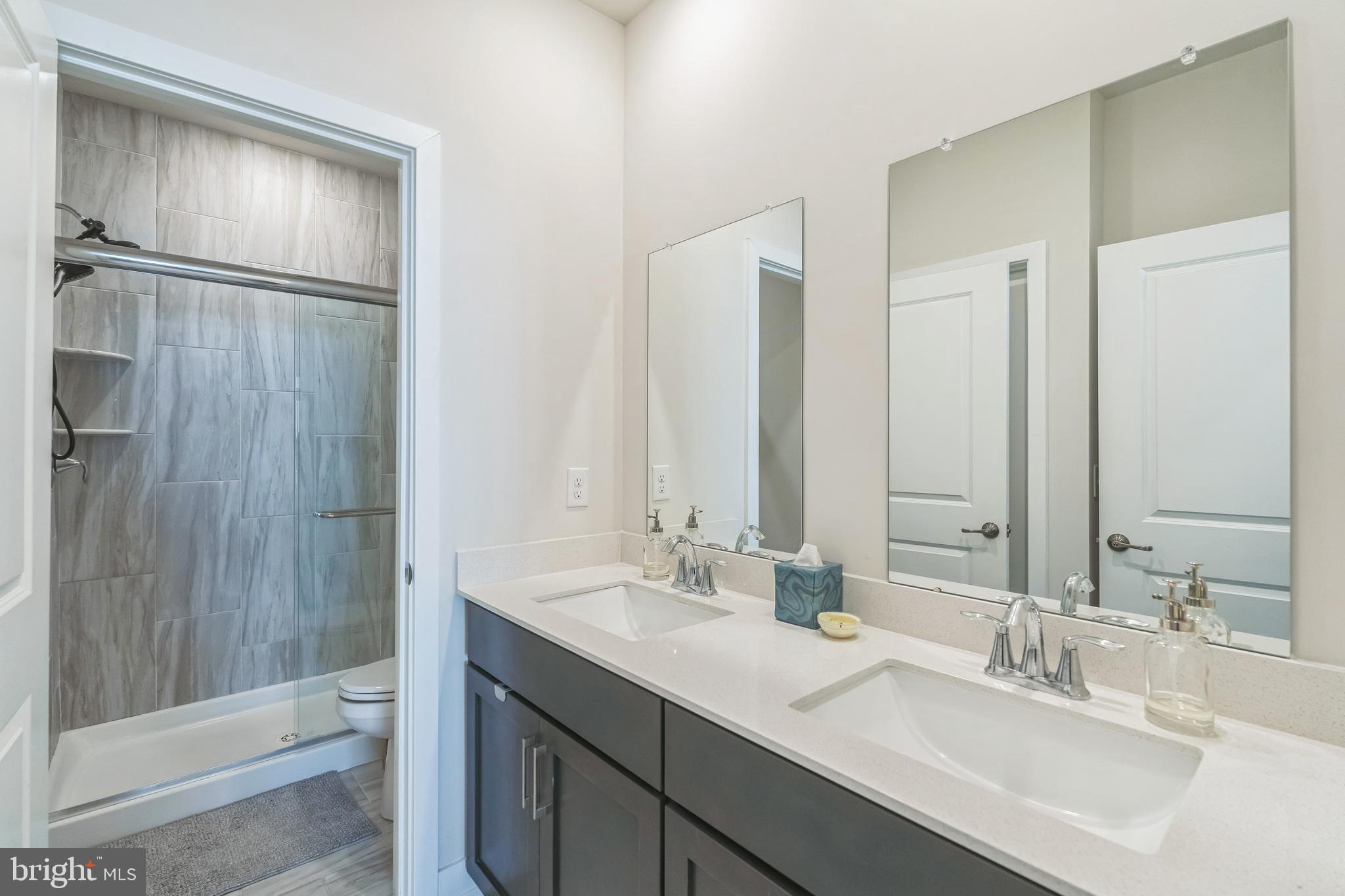 STEELPOINTE - Residential