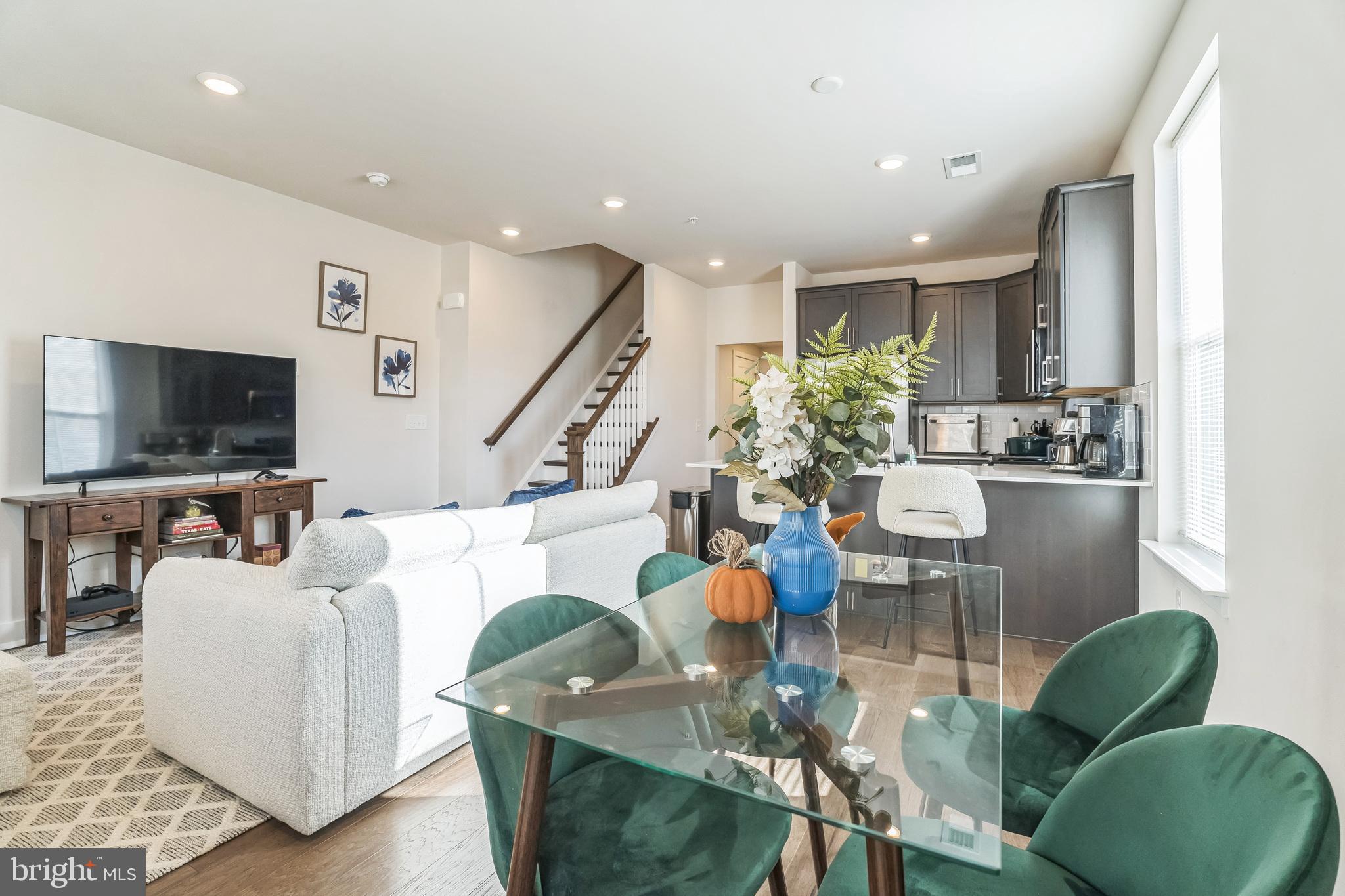 STEELPOINTE - Residential