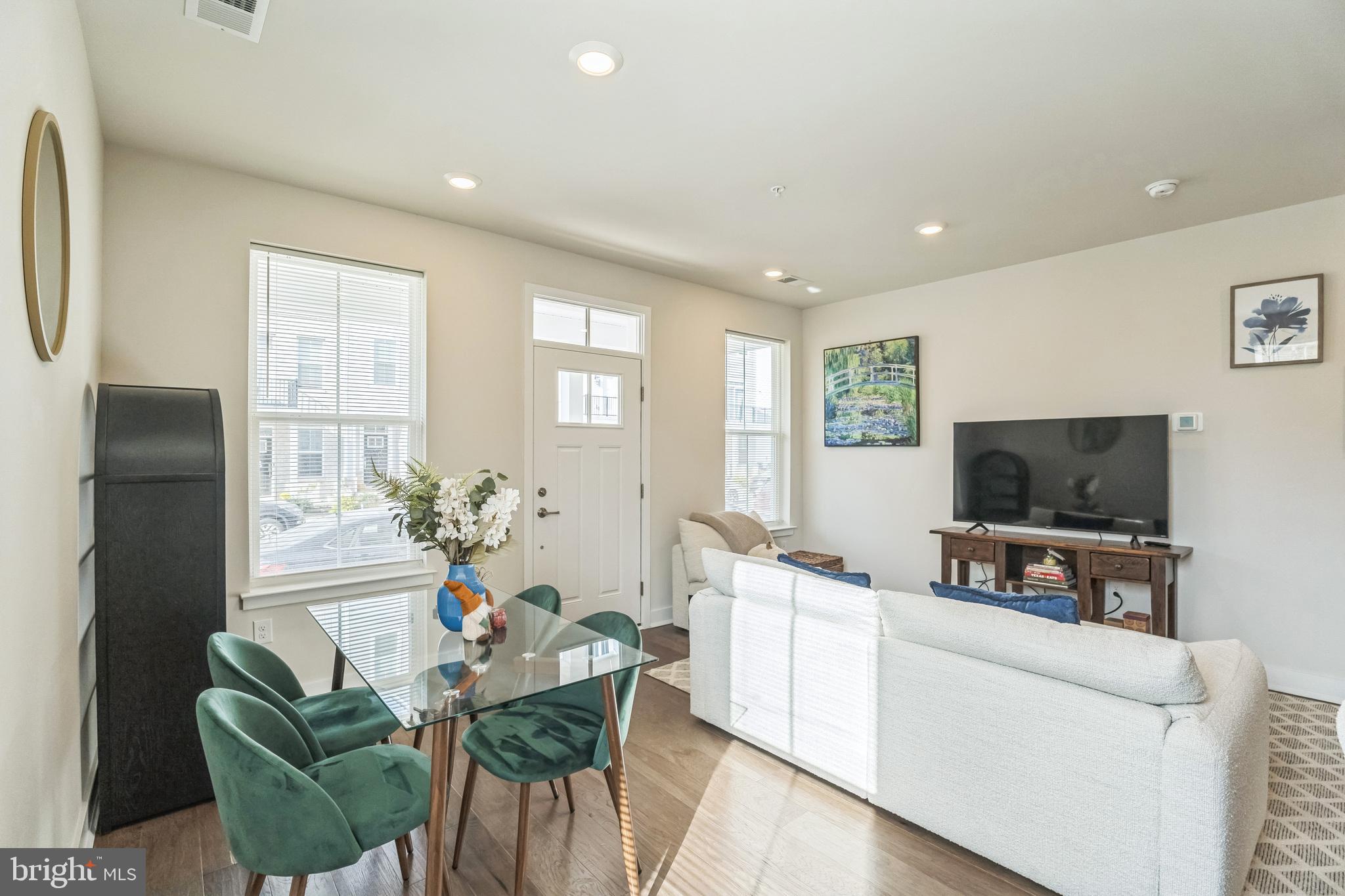 STEELPOINTE - Residential