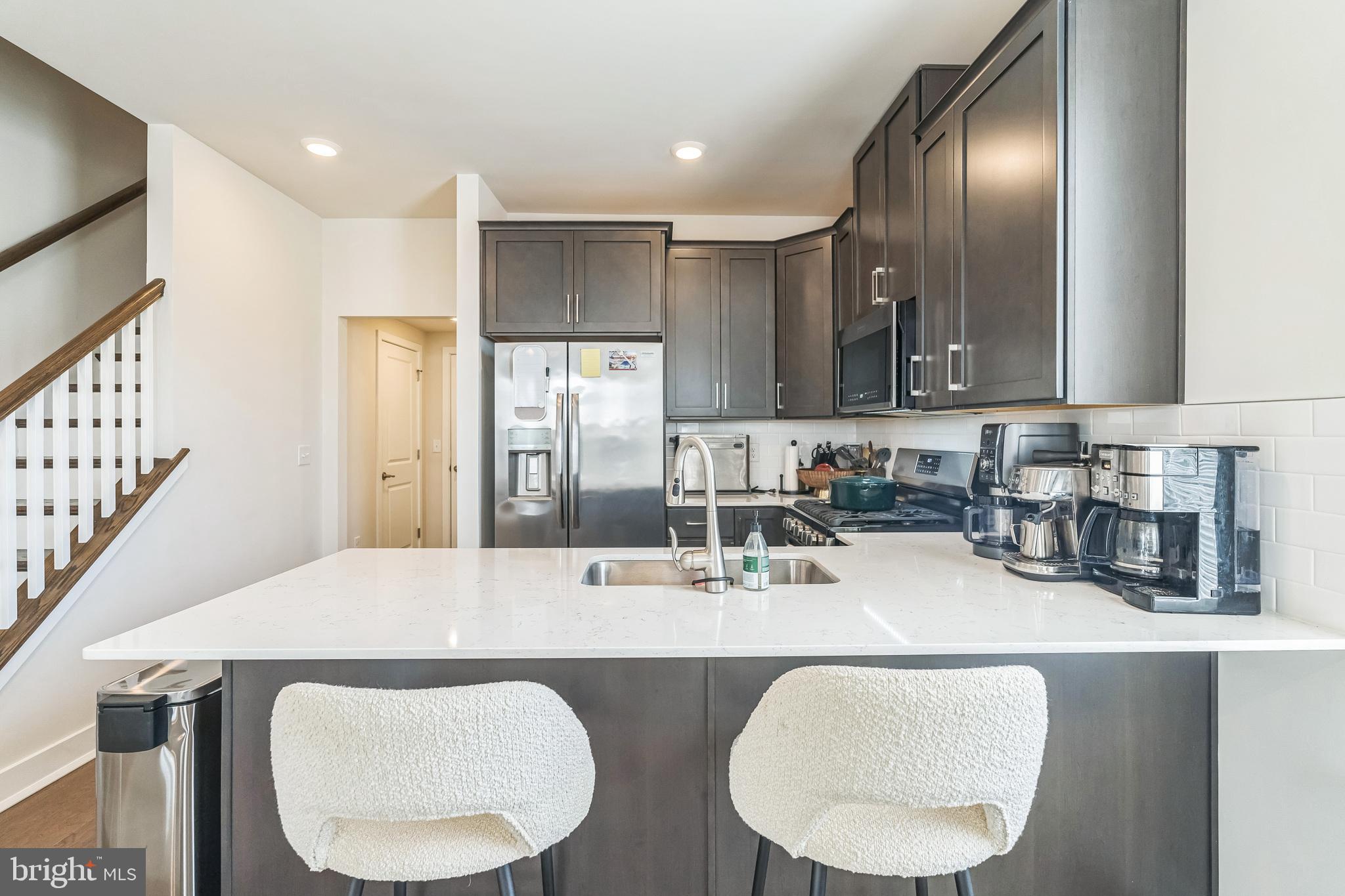 STEELPOINTE - Residential