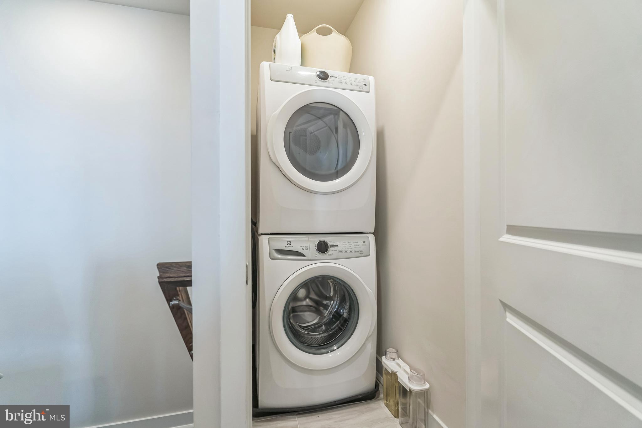 STEELPOINTE - Residential