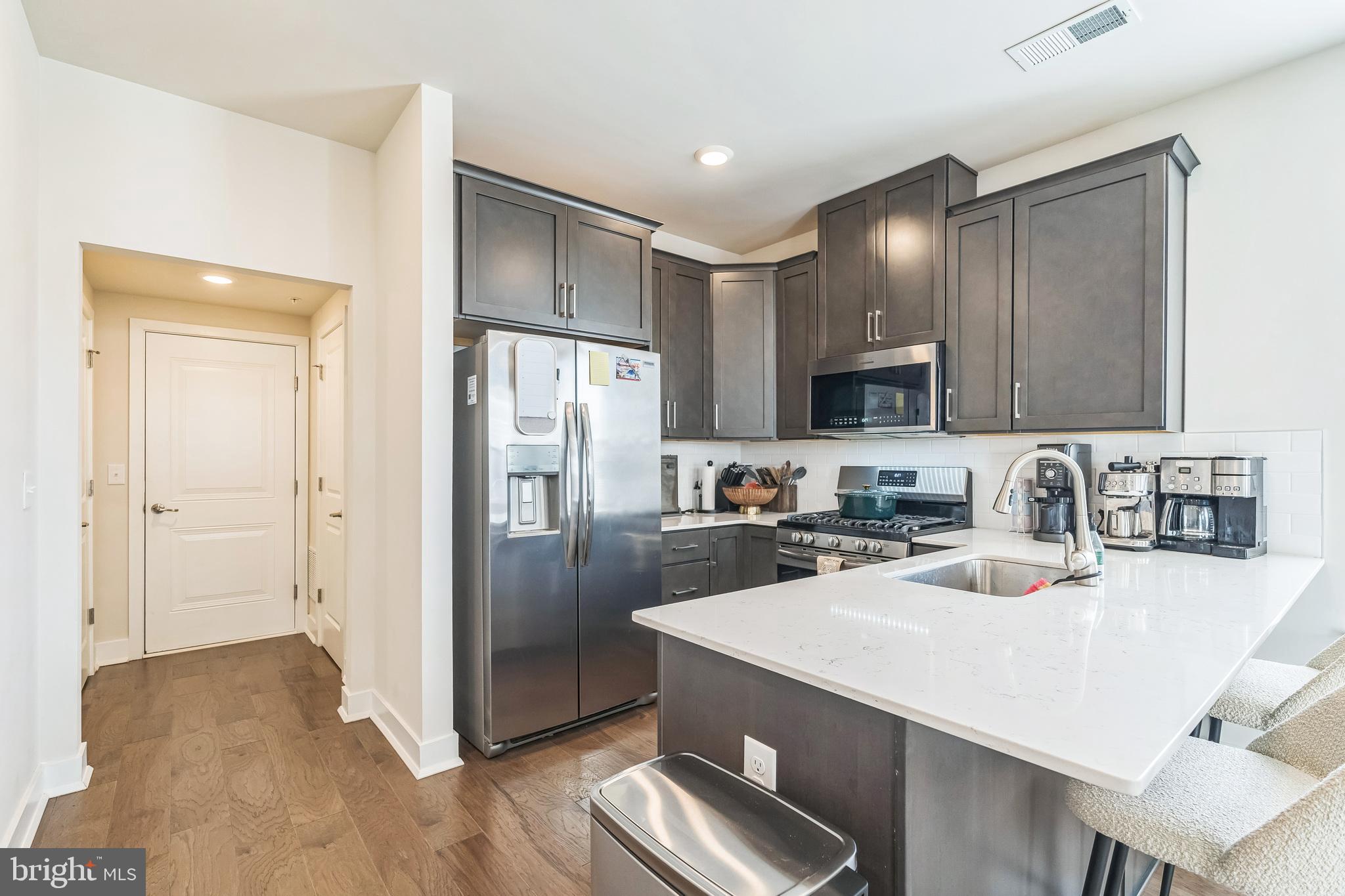 STEELPOINTE - Residential