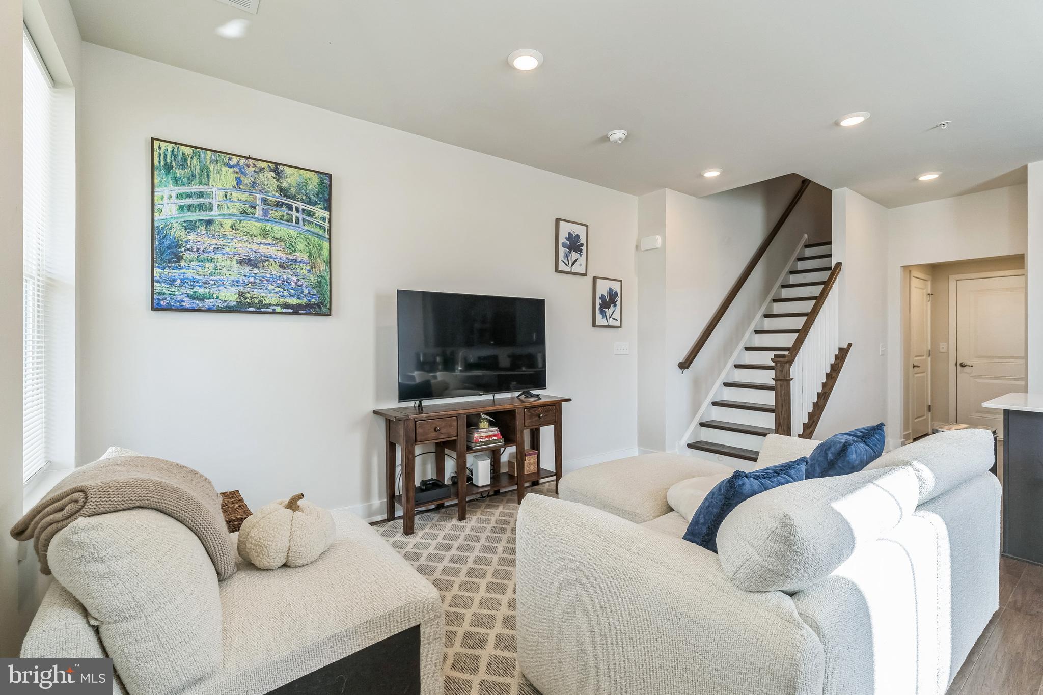 STEELPOINTE - Residential