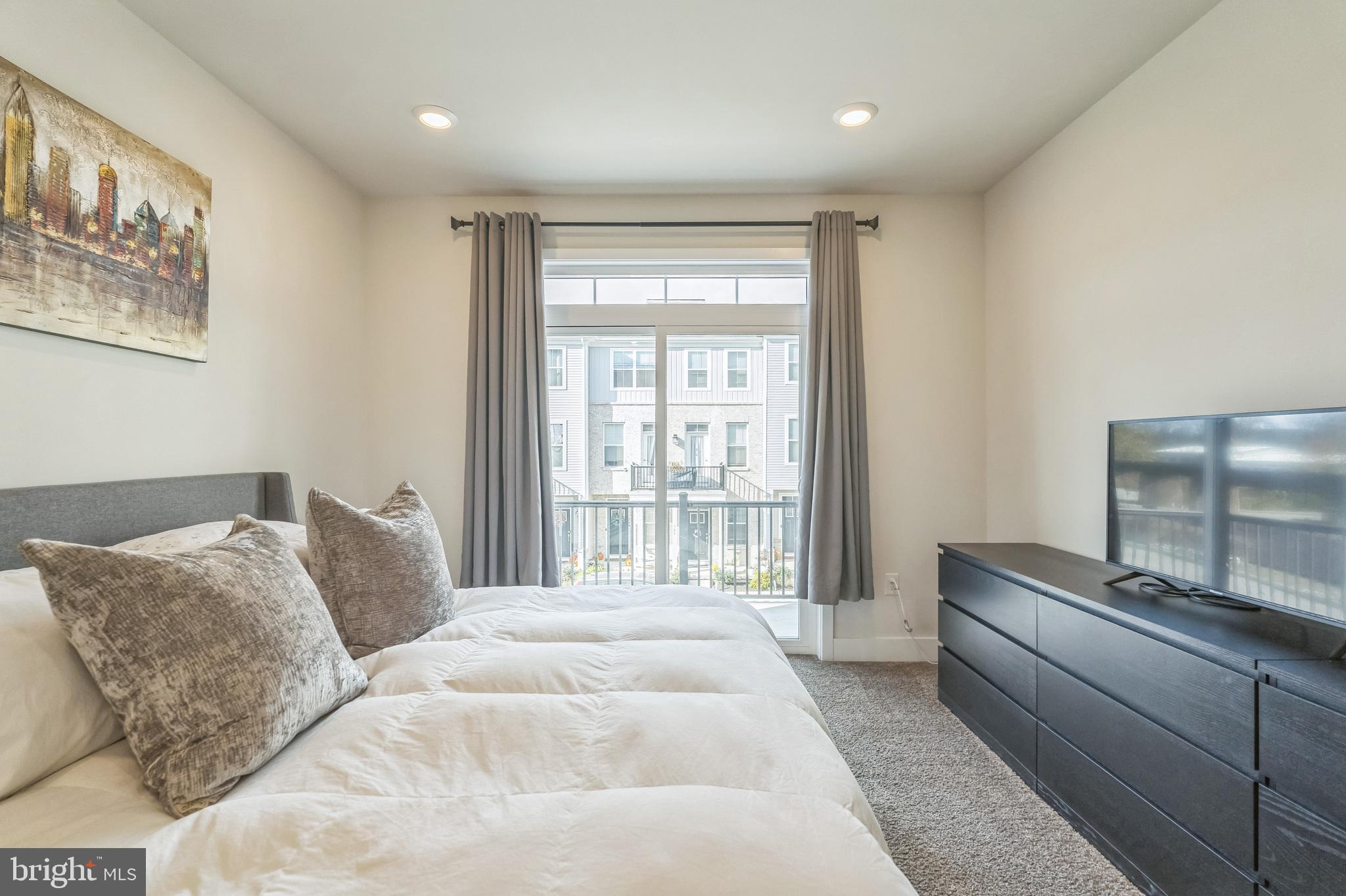 STEELPOINTE - Residential