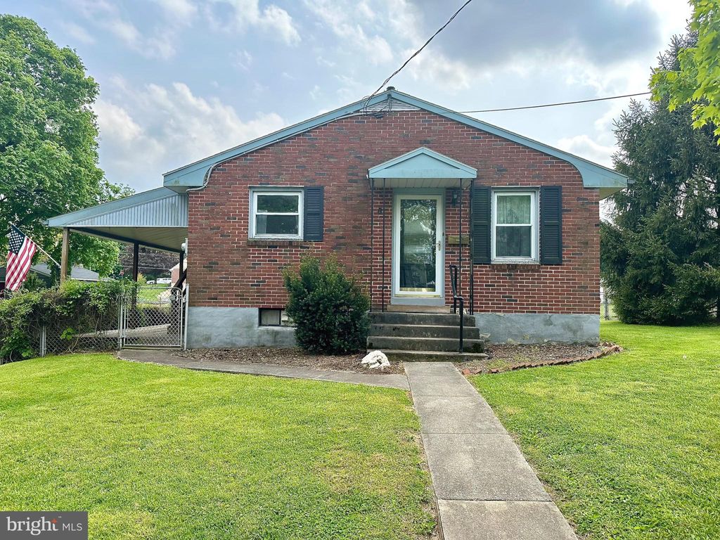 Photo of 432 E MAIN ST, LITITZ, PA 17543 (MLS # PALA2033164)