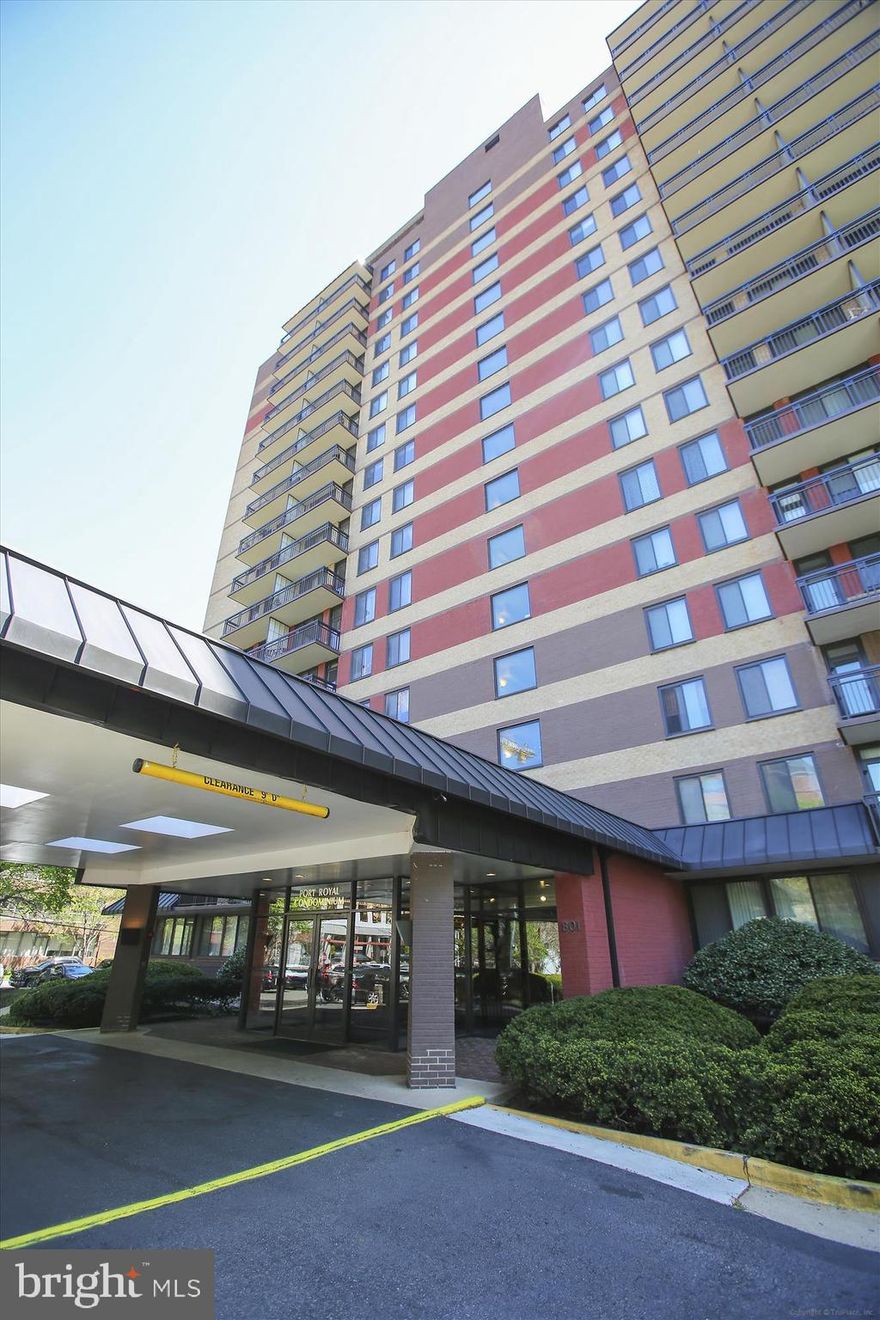 ***ALL UTILITES INCLUDED!! ****  Welcome home to this beautifully updated pied-à-terre in the heart of Old Town! Bring your furry friend—pets are welcome—and settle right in. The updated kitchen features new appliances and custom built-in storage, perfect for preparing a cozy holiday meal or hosting an intimate happy hour.  The open floor plan makes this space ideal for charming Old Town living. Enjoy the community’s massive rooftop deck with stunning Potomac River and monument views, complete with lounge furniture and grills for barbecuing. Additional amenities include a front desk staffed Monday through Saturday and an included parking space.

Located just 1.5 blocks from the Potomac River, with access to parks and running trails, this home is surrounded by fantastic restaurants and shopping. Only 8 blocks to the Braddock Metro Station and a short commute to National Airport and Amazon HQ2!