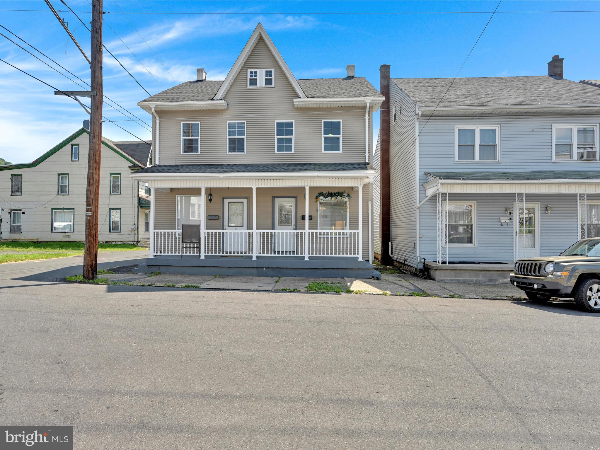 117 N OAK STREET