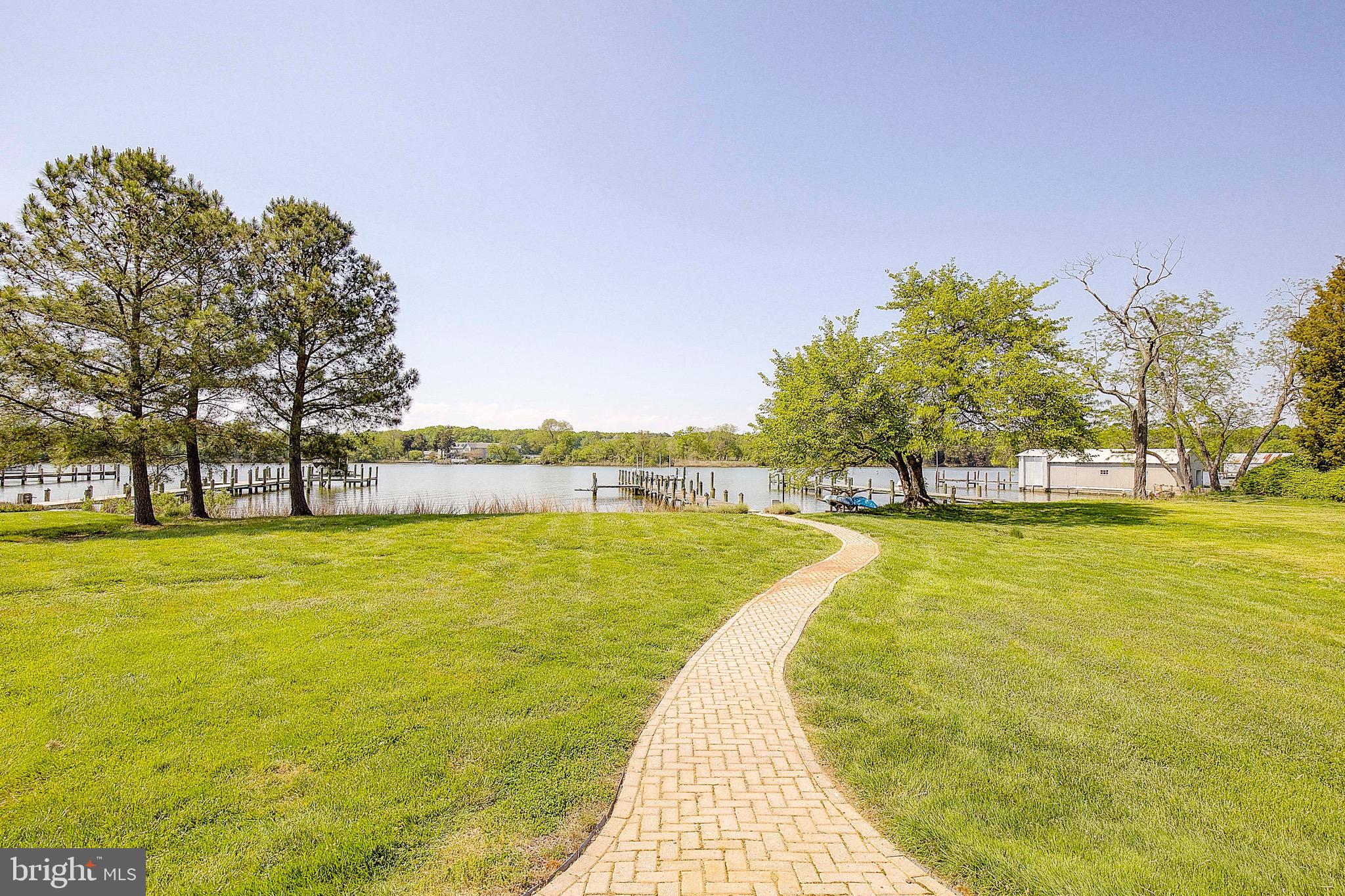 BENTONS PLEASURE - Residential