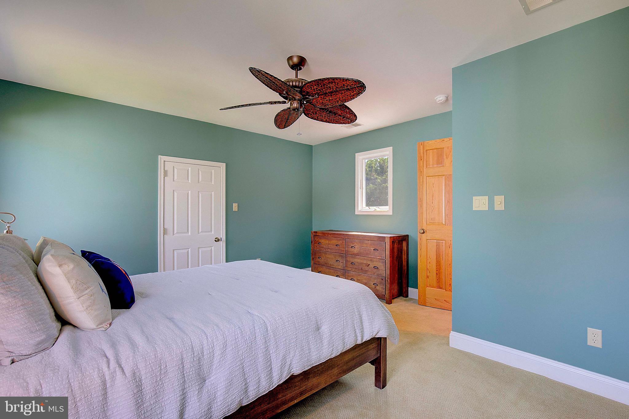 BENTONS PLEASURE - Residential