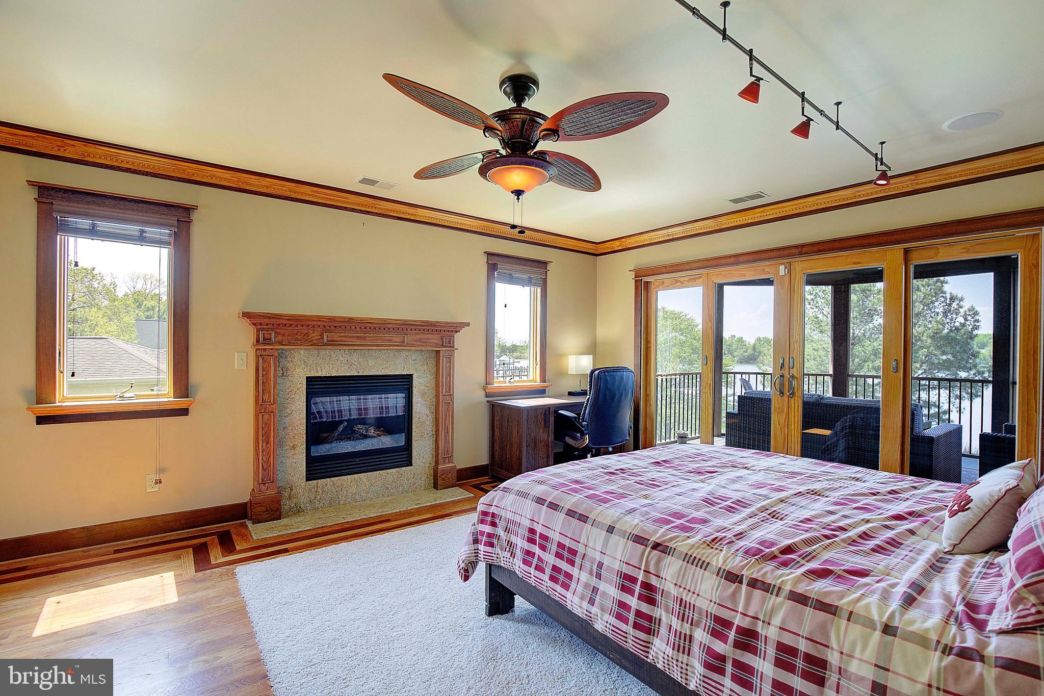 BENTONS PLEASURE - Residential